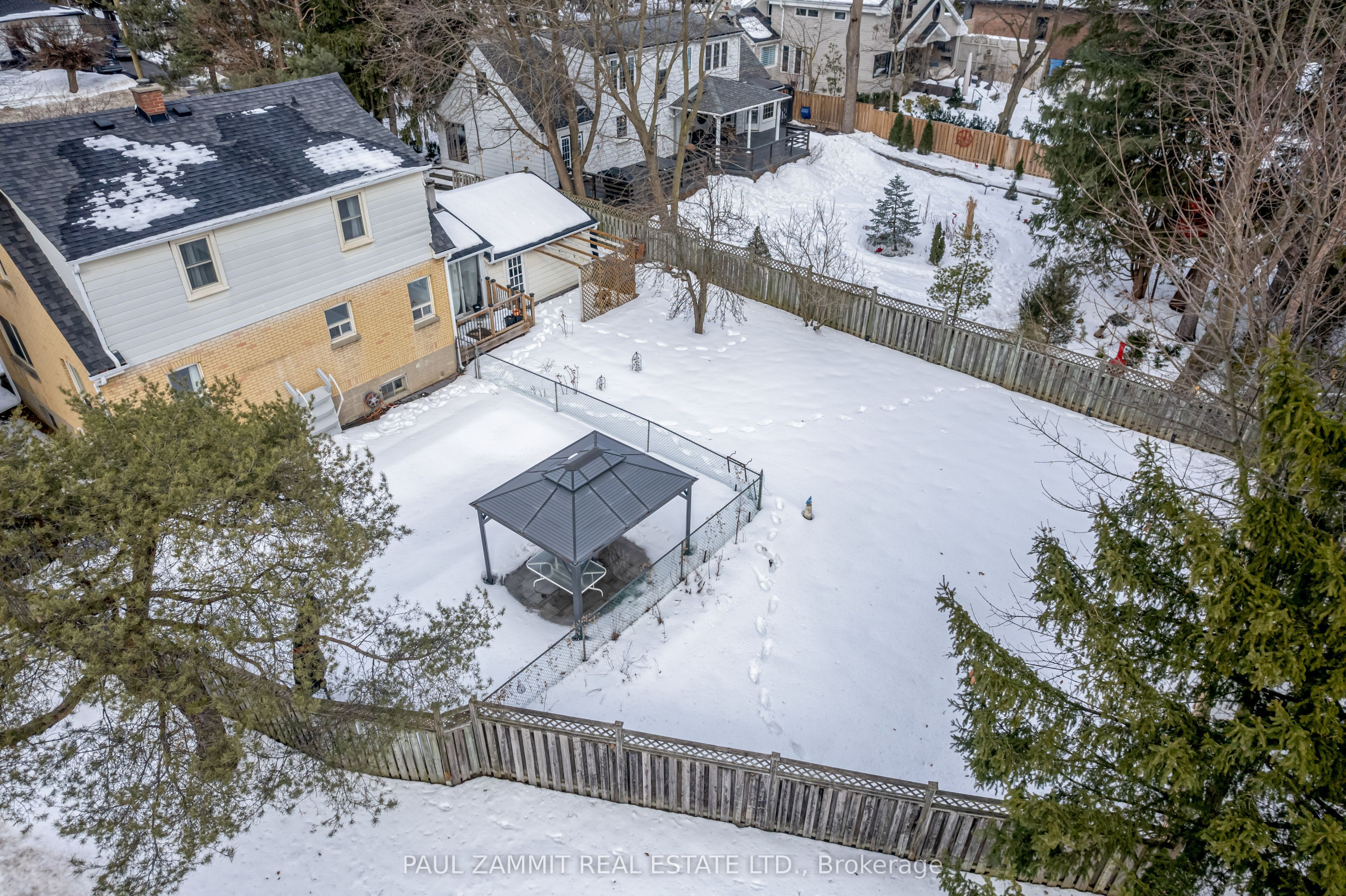 35 John Street Property Photo 33