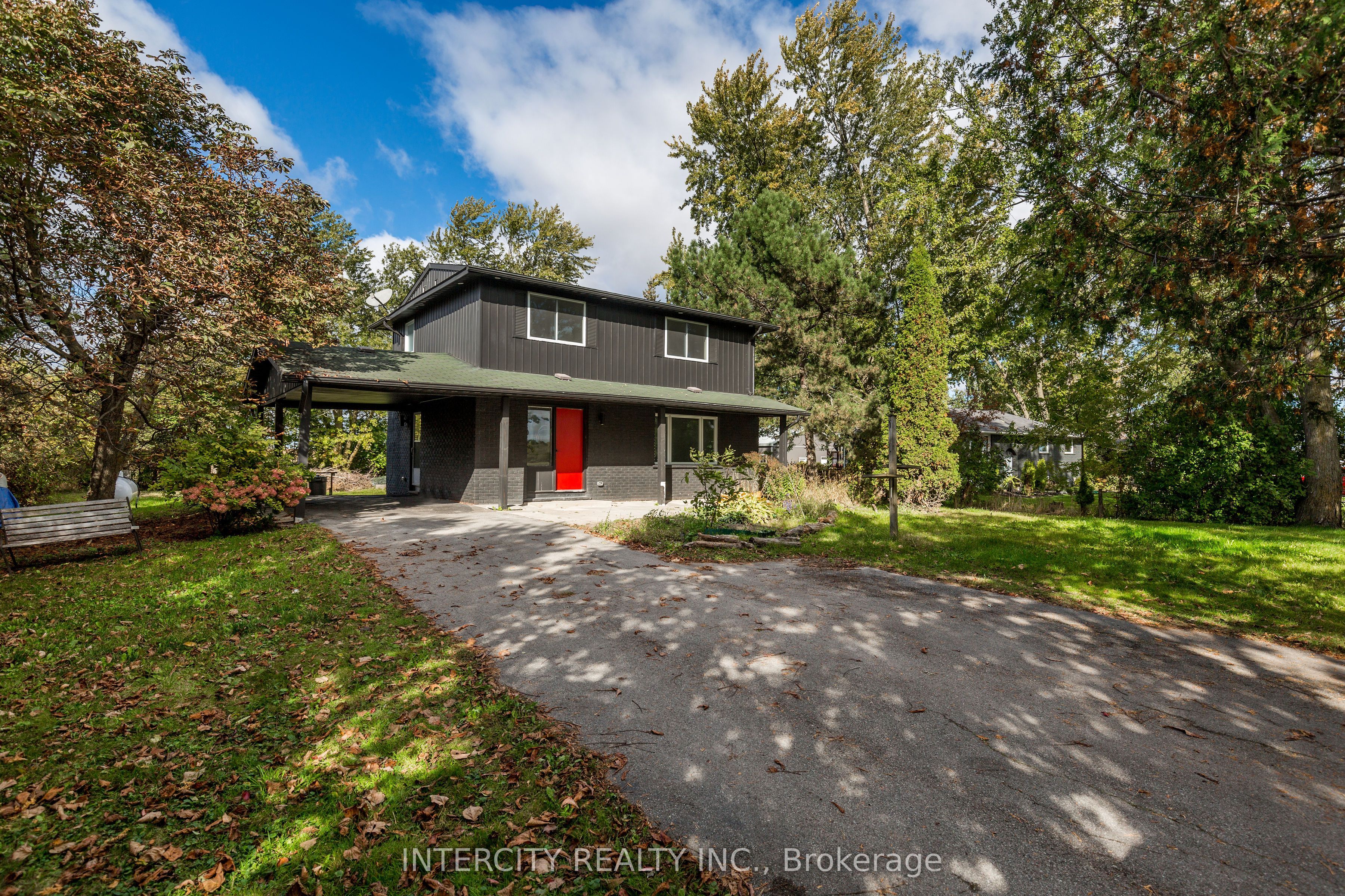 4806 5th Sideroad Property Photo