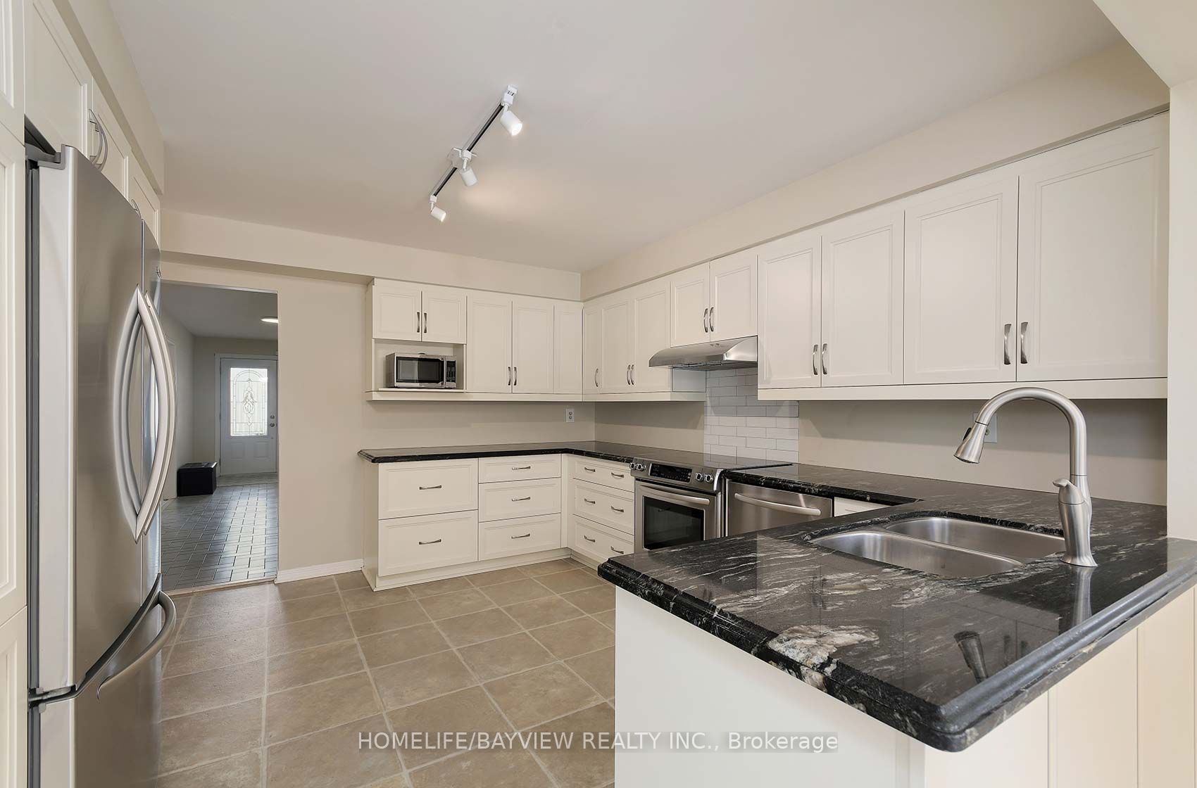 24 Cairns Drive Property Photo 3