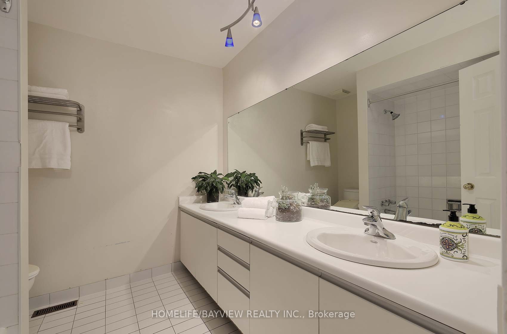 24 Cairns Drive Property Photo 17
