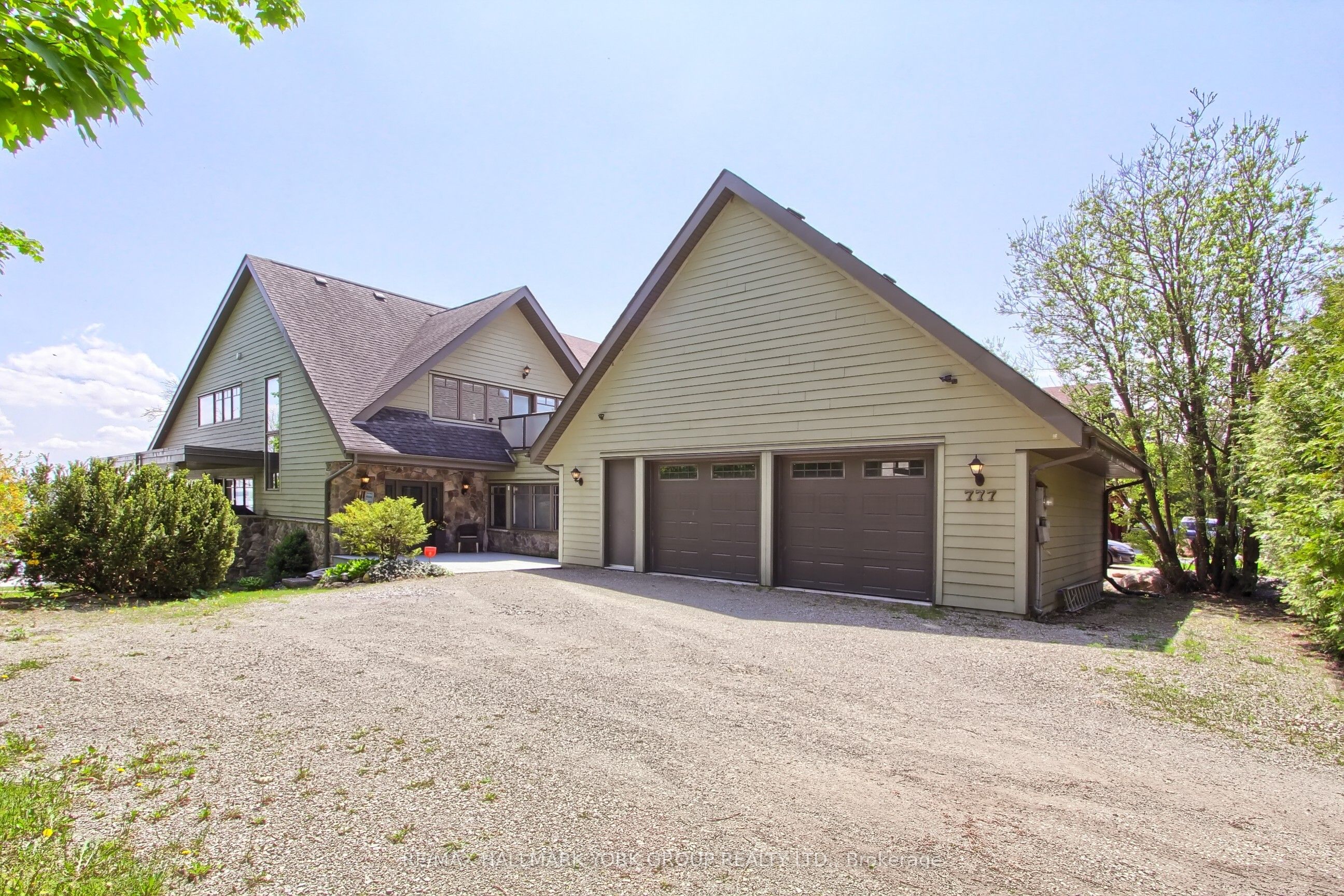 777 Lakelands Avenue Property Photo 1