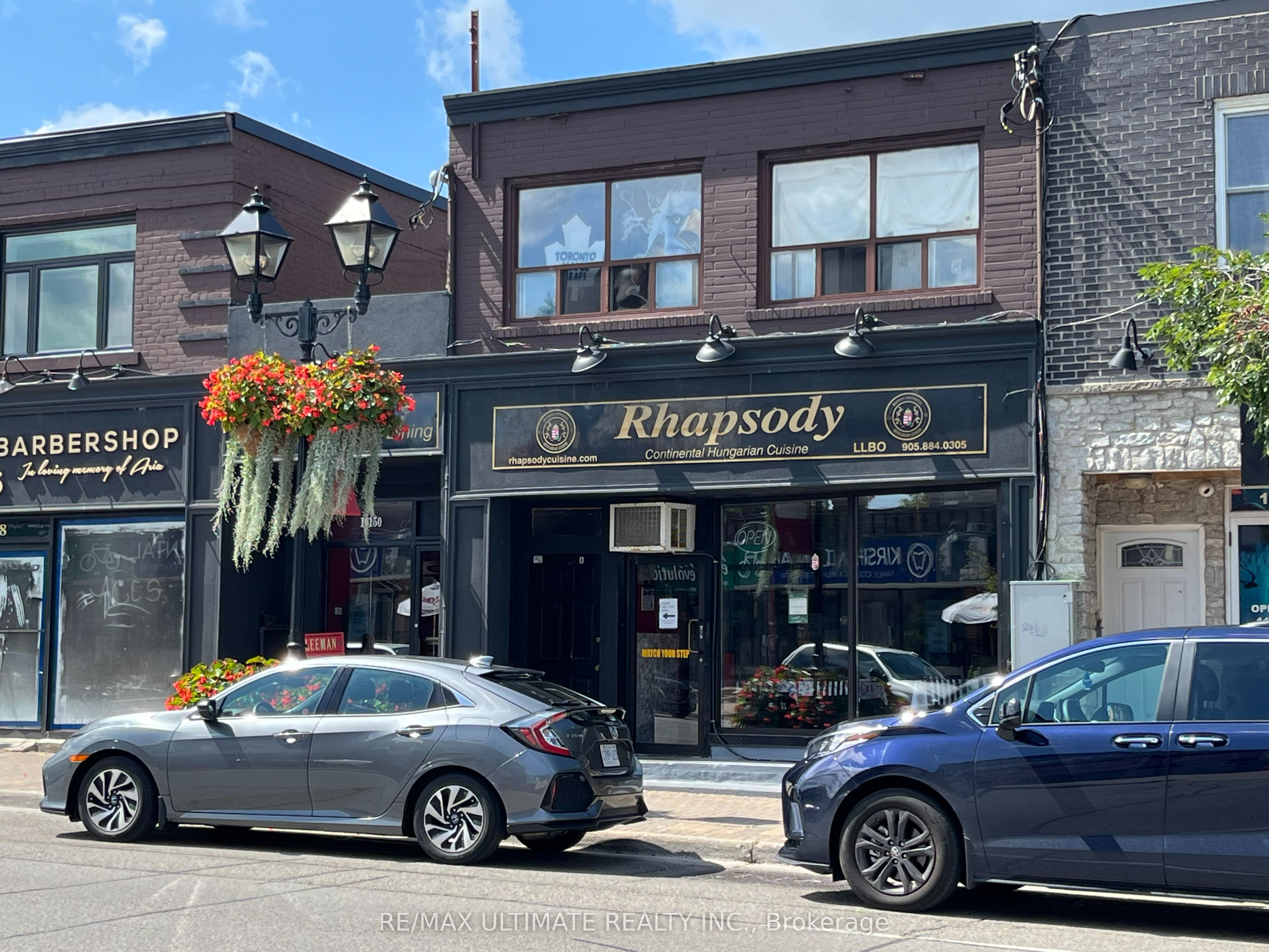 10152 Yonge St Property Photo