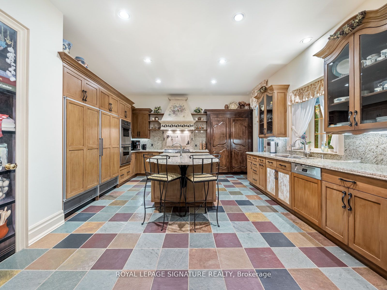 51 Renaissance Court Property Photo 11