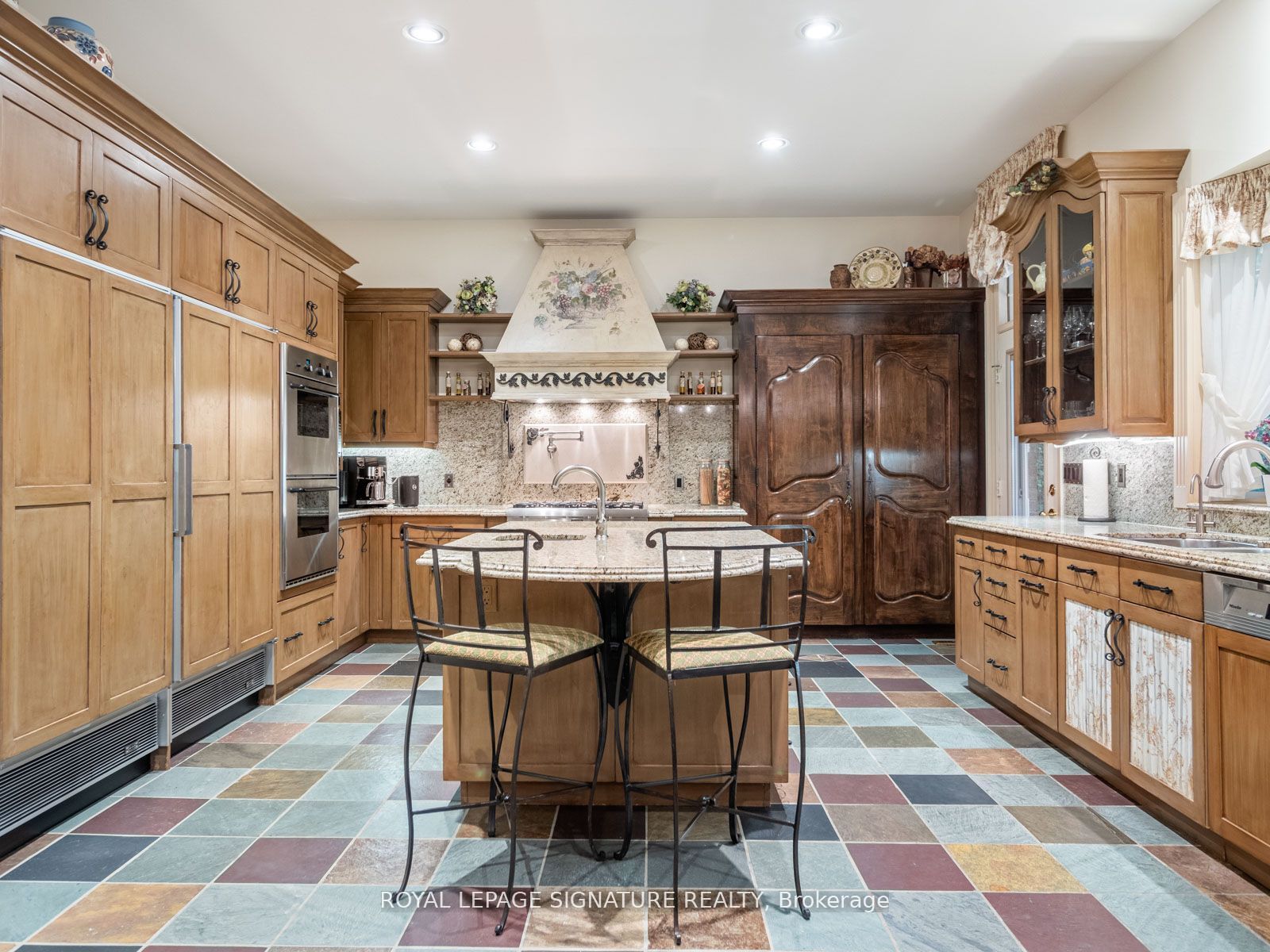 51 Renaissance Court Property Photo 12