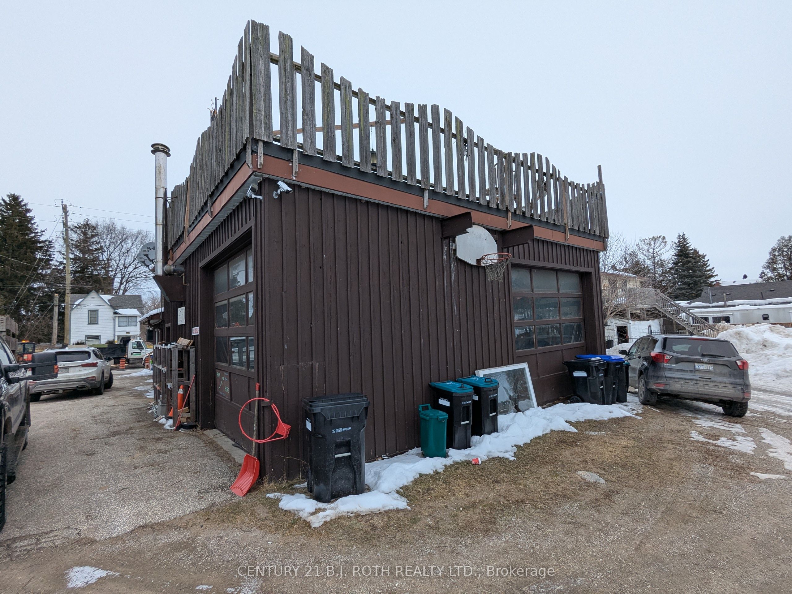 #3 - 1341 Killarney Bch Road Property Photo 3