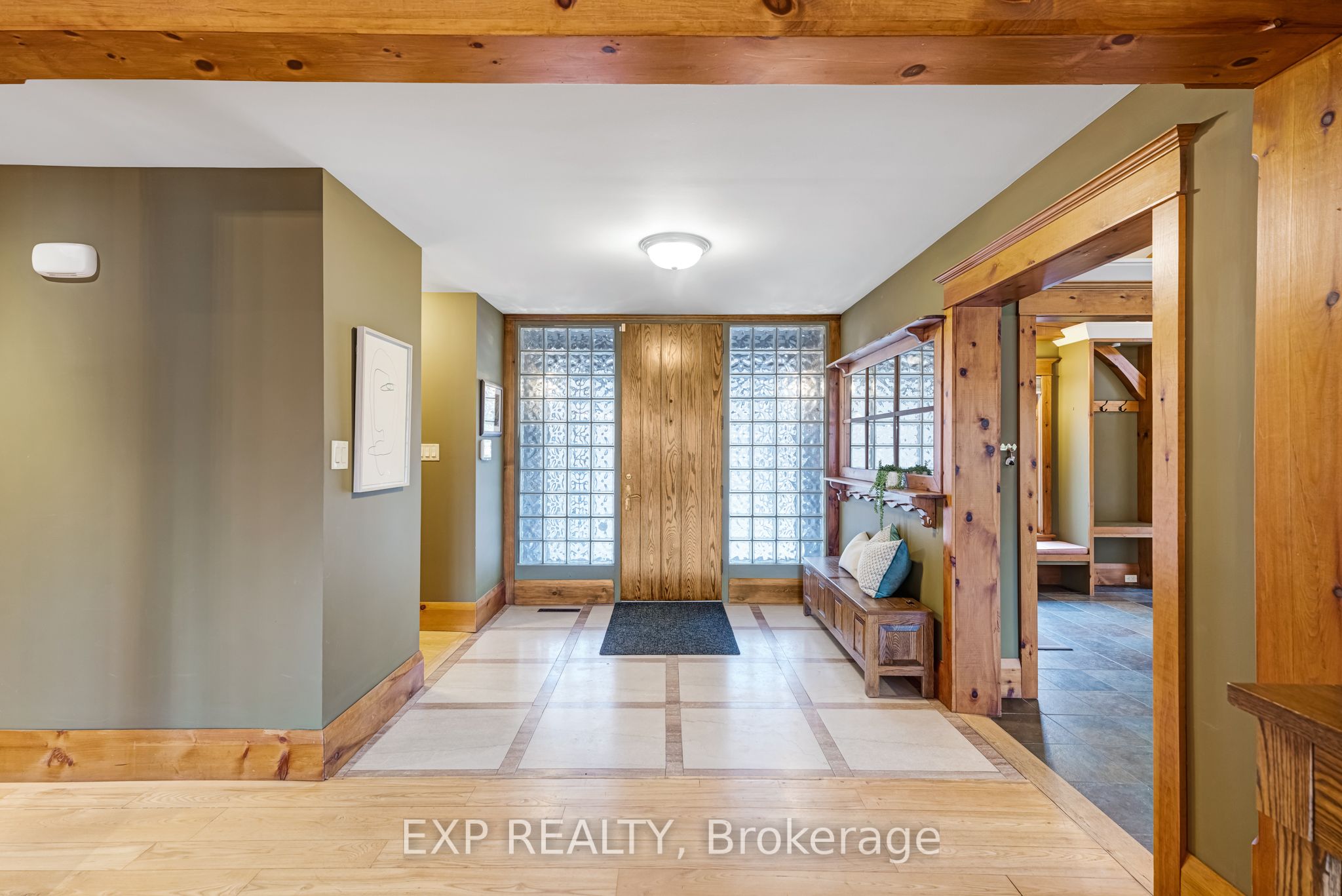18340 Bathurst Street Property Photo 5