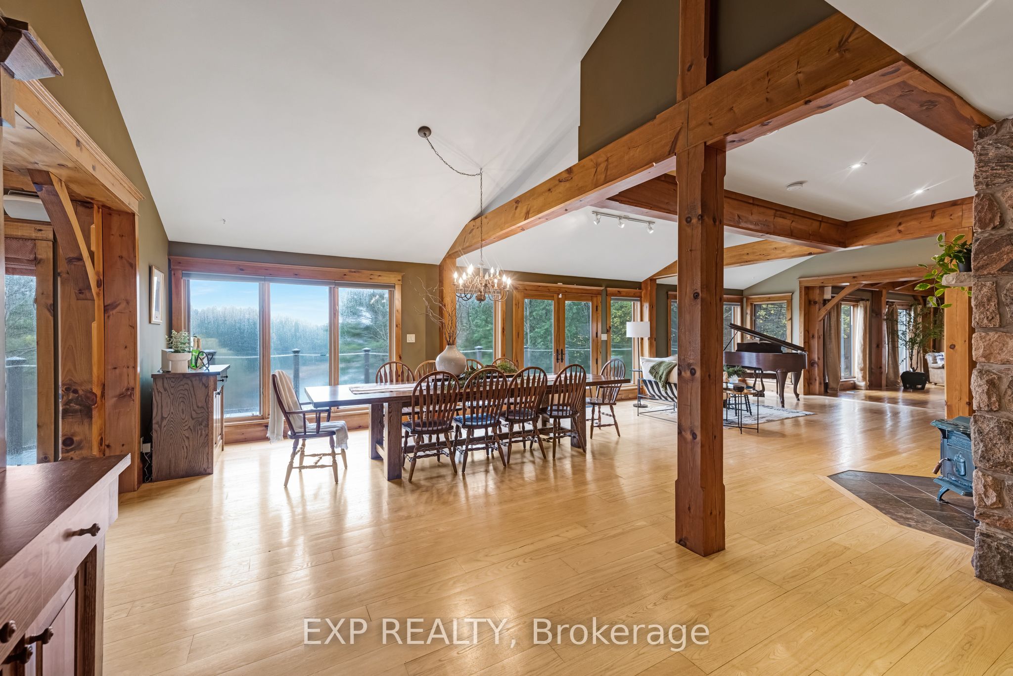 18340 Bathurst Street Property Photo 6