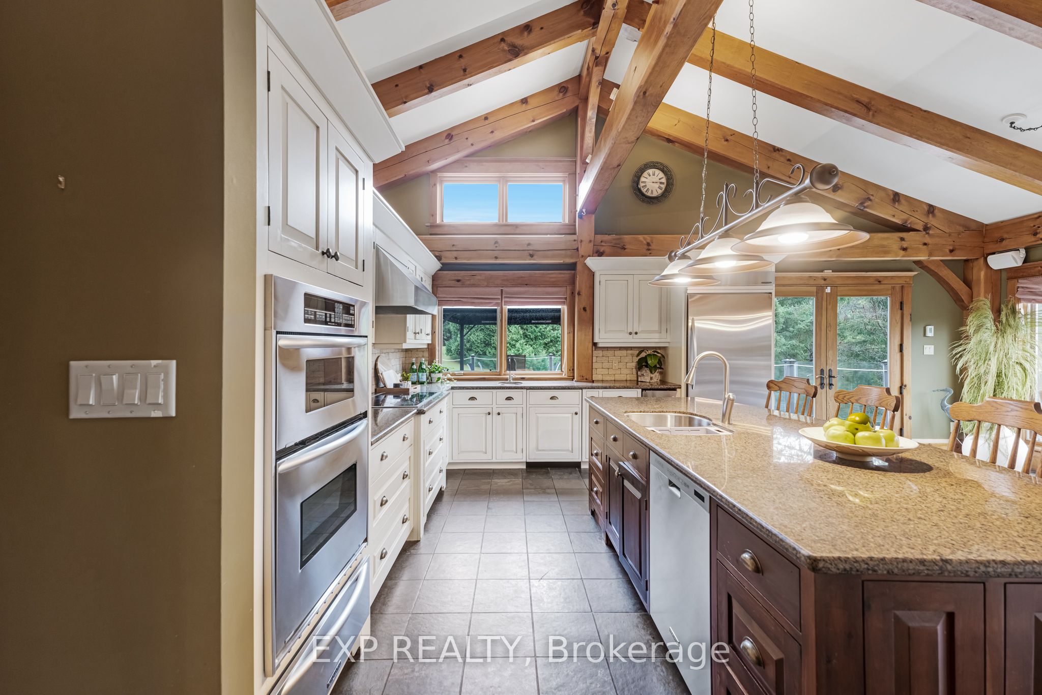 18340 Bathurst Street Property Photo 16