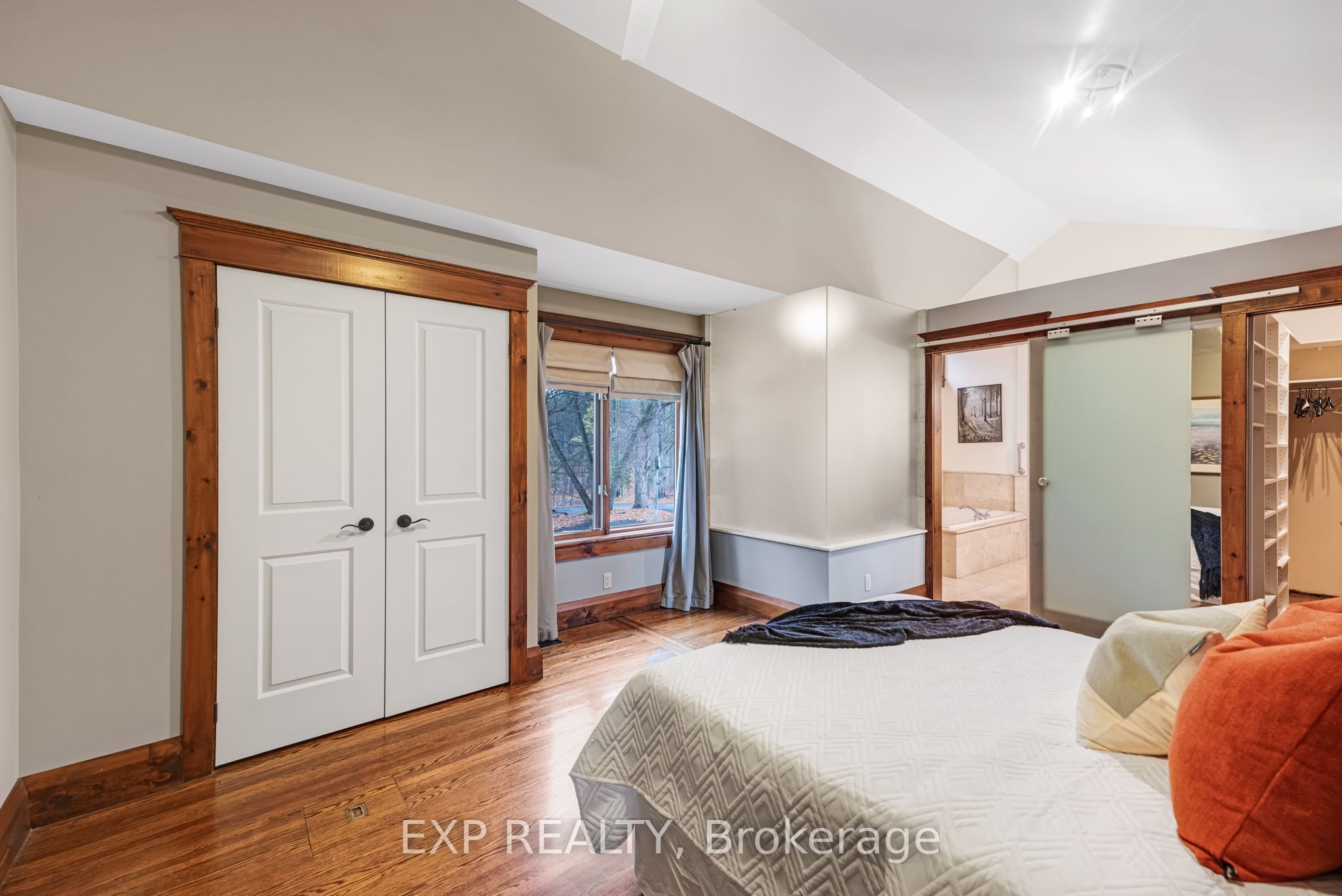 18340 Bathurst Street Property Photo 21