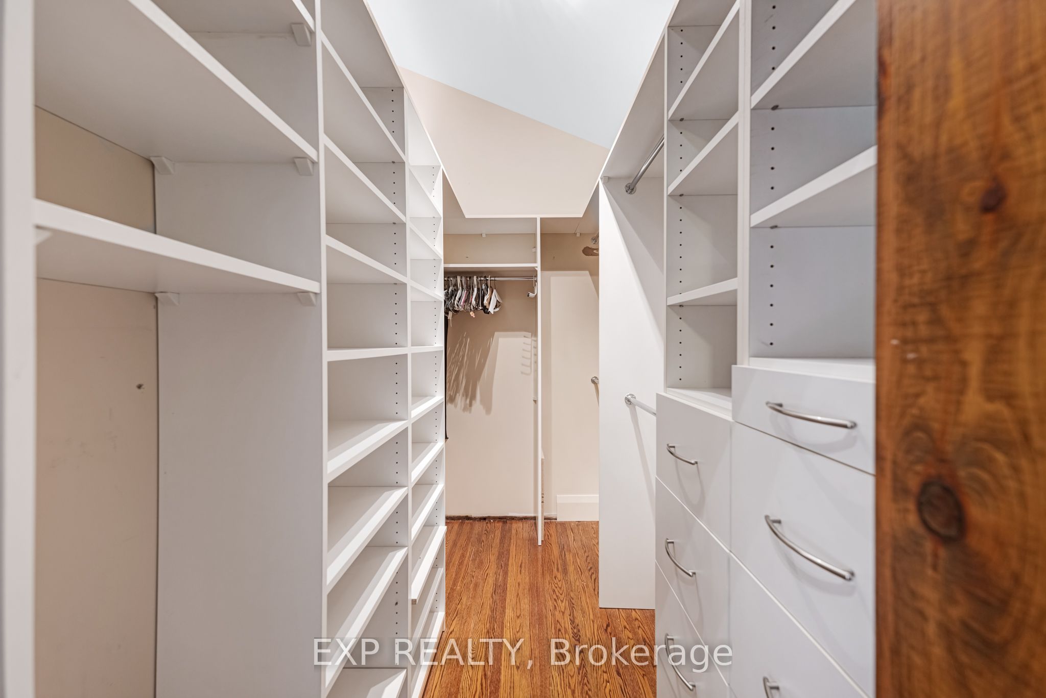 18340 Bathurst Street Property Photo 24