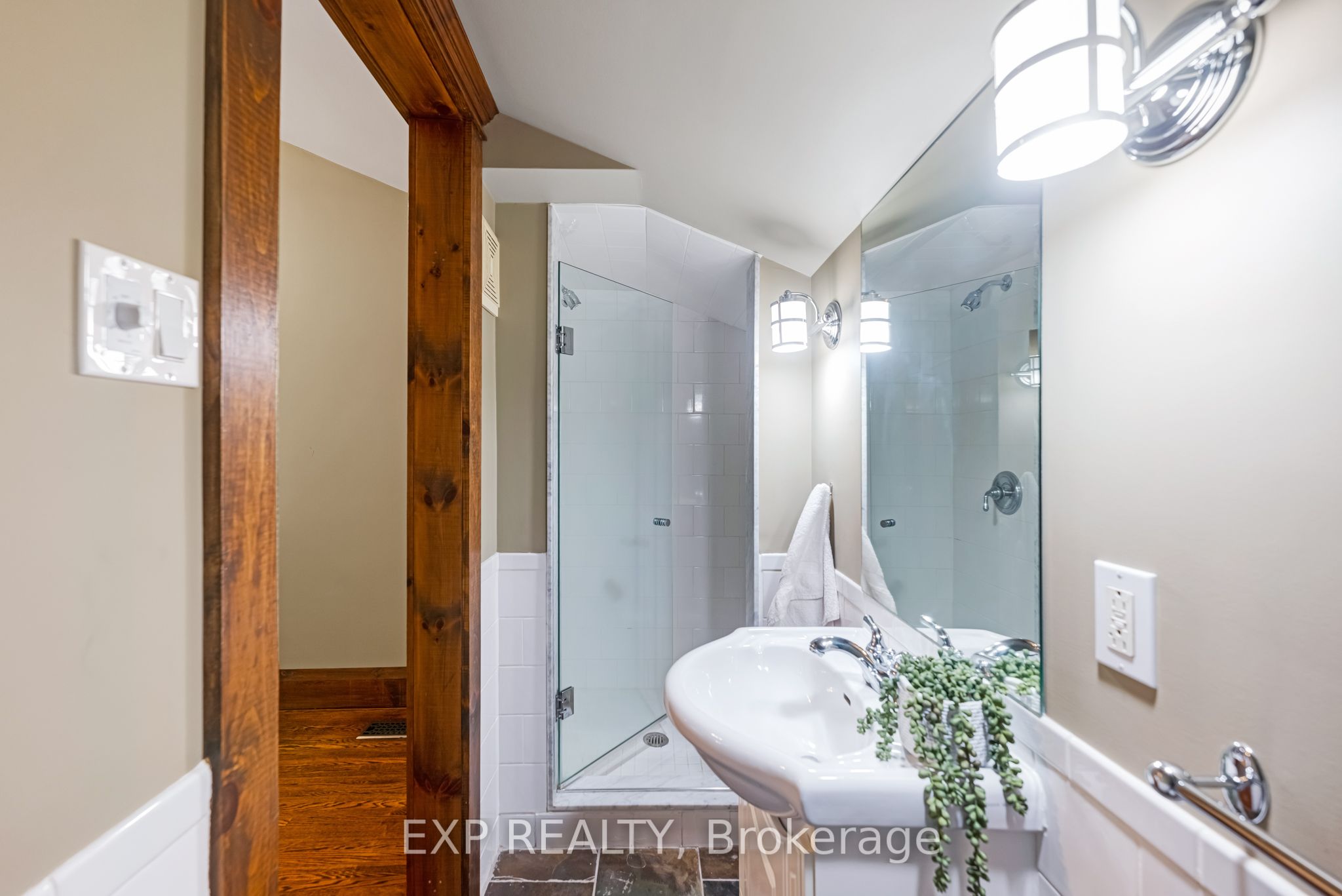 18340 Bathurst Street Property Photo 26