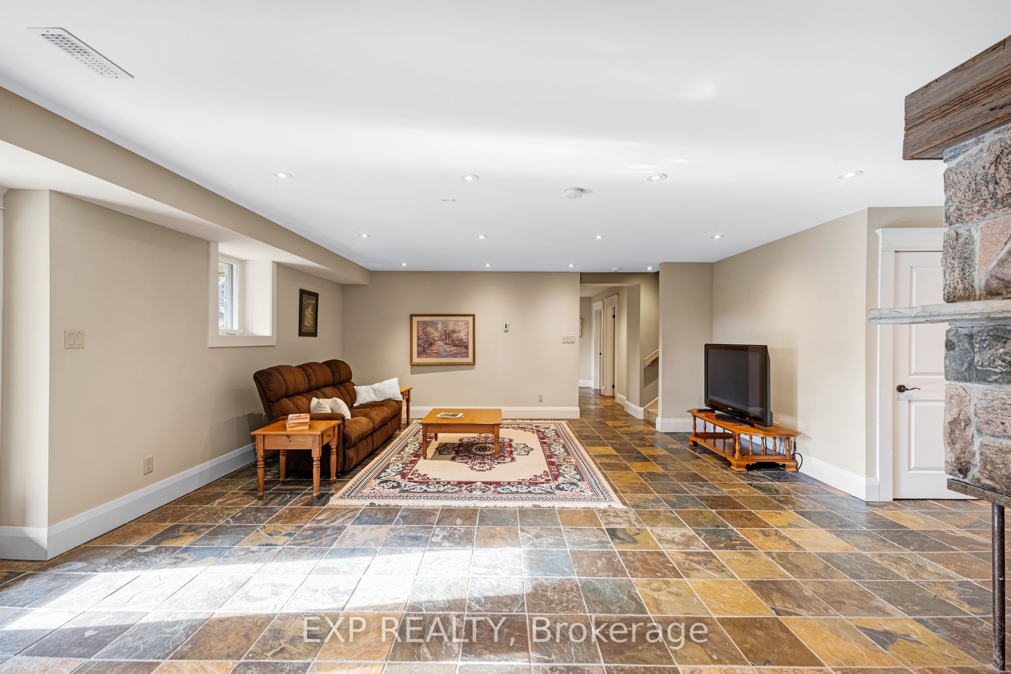 18340 Bathurst Street Property Photo 28