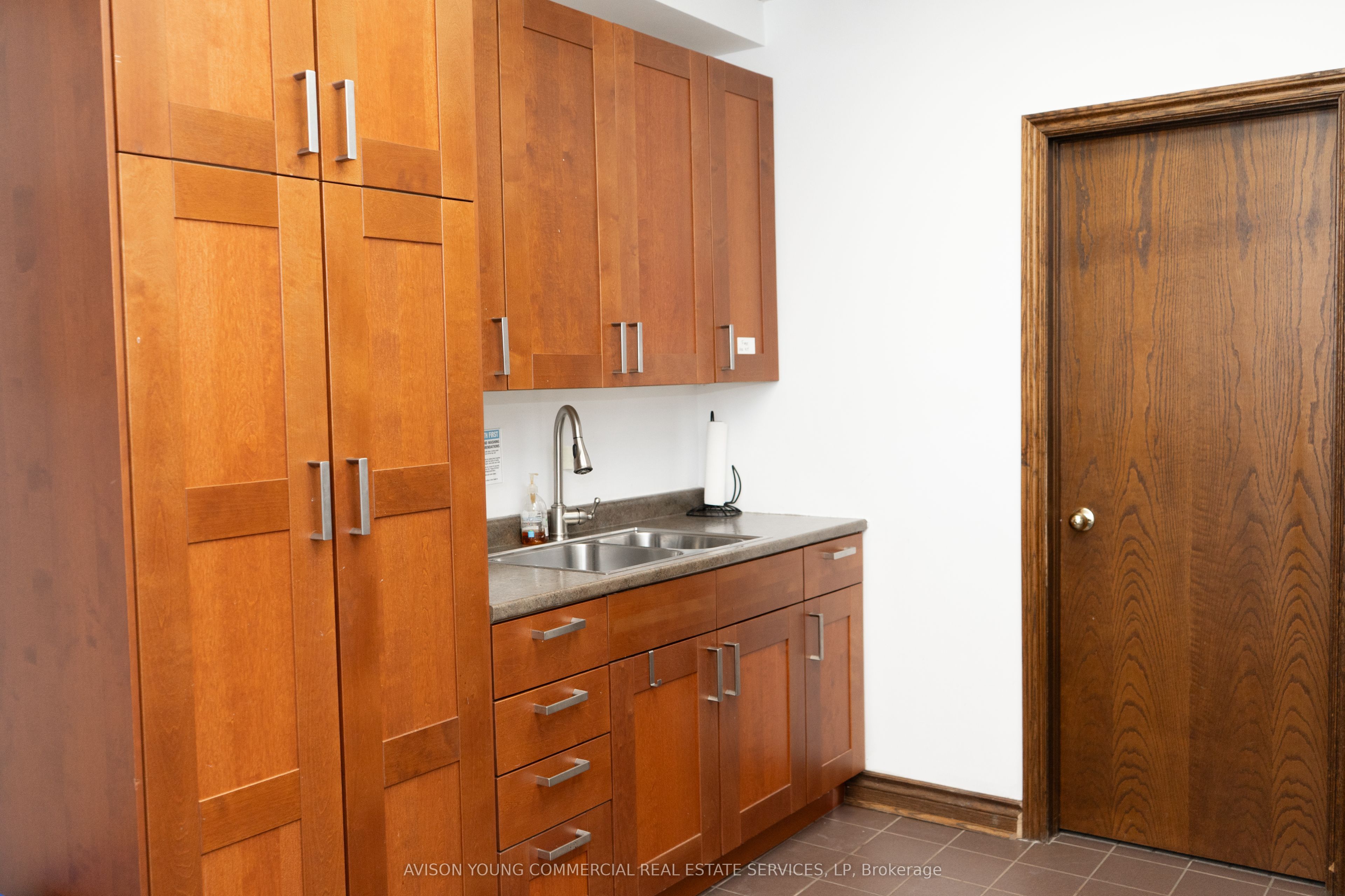 #101 - 345 Renfrew Drive Property Photo 10