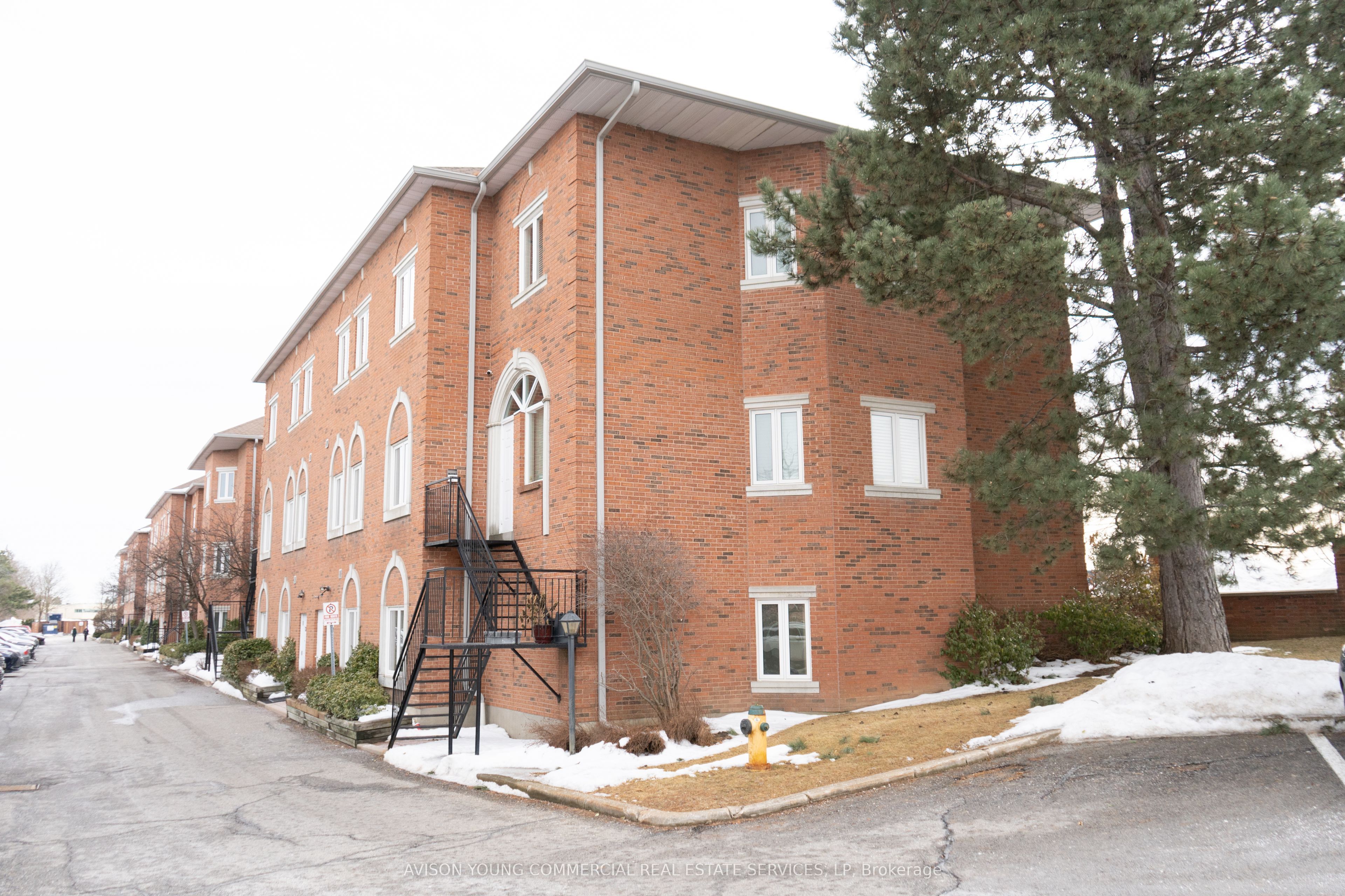 #101 - 345 Renfrew Drive Property Photo 13