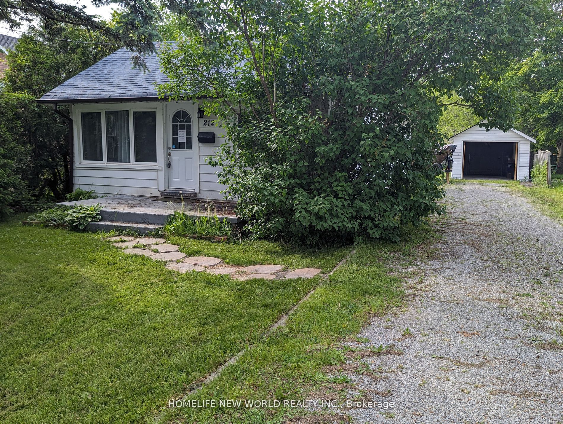 212 Elm Ave Property Photo