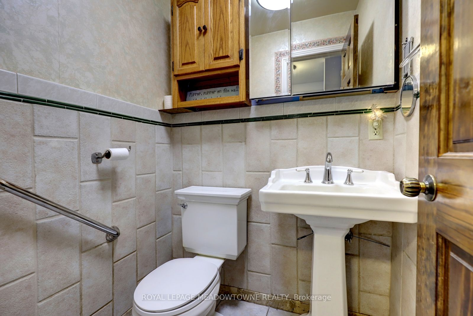 6824 10th Line Property Photo 18