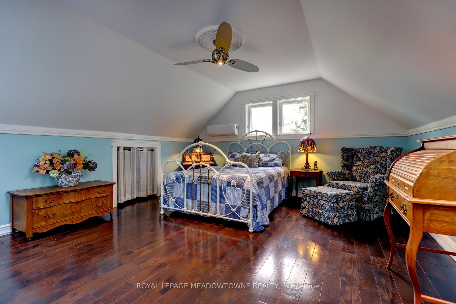 6824 10th Line Property Photo 24