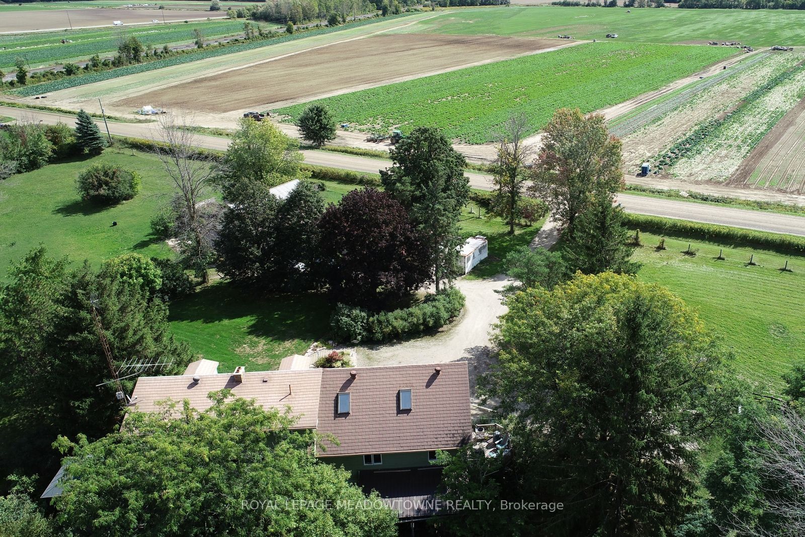 6824 10th Line Property Photo 31