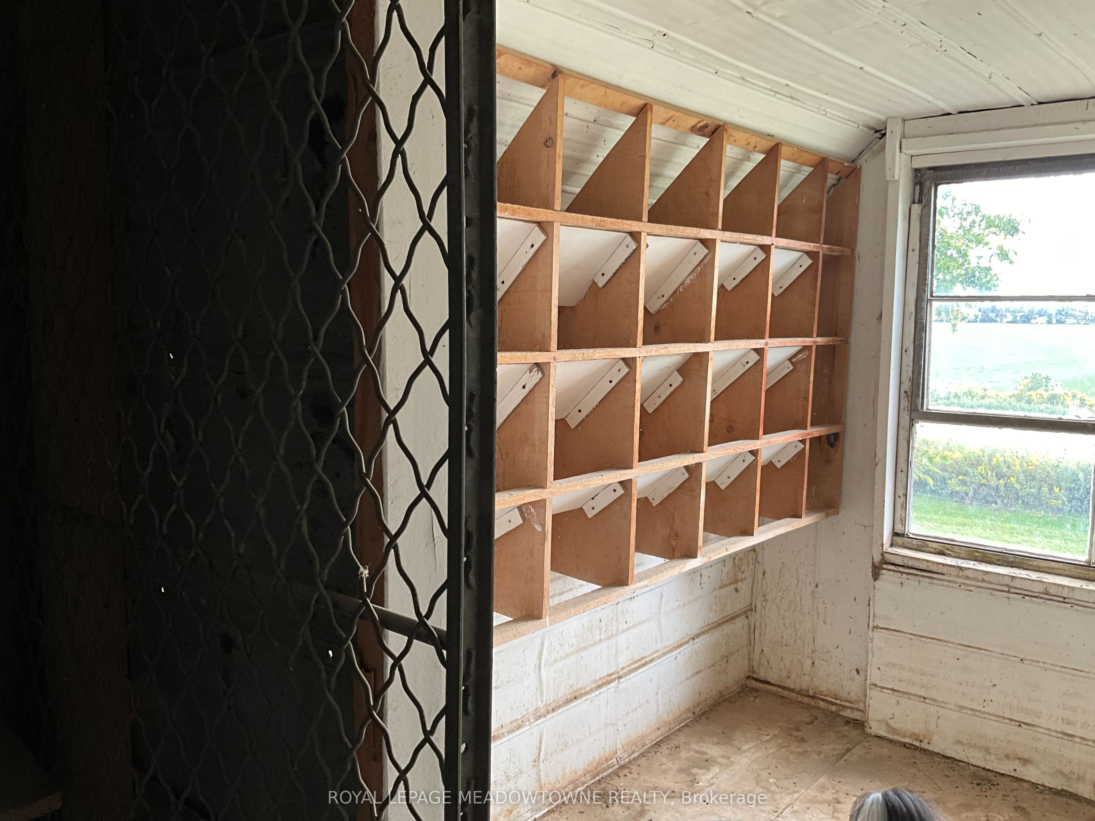 6824 10th Line Property Photo 39