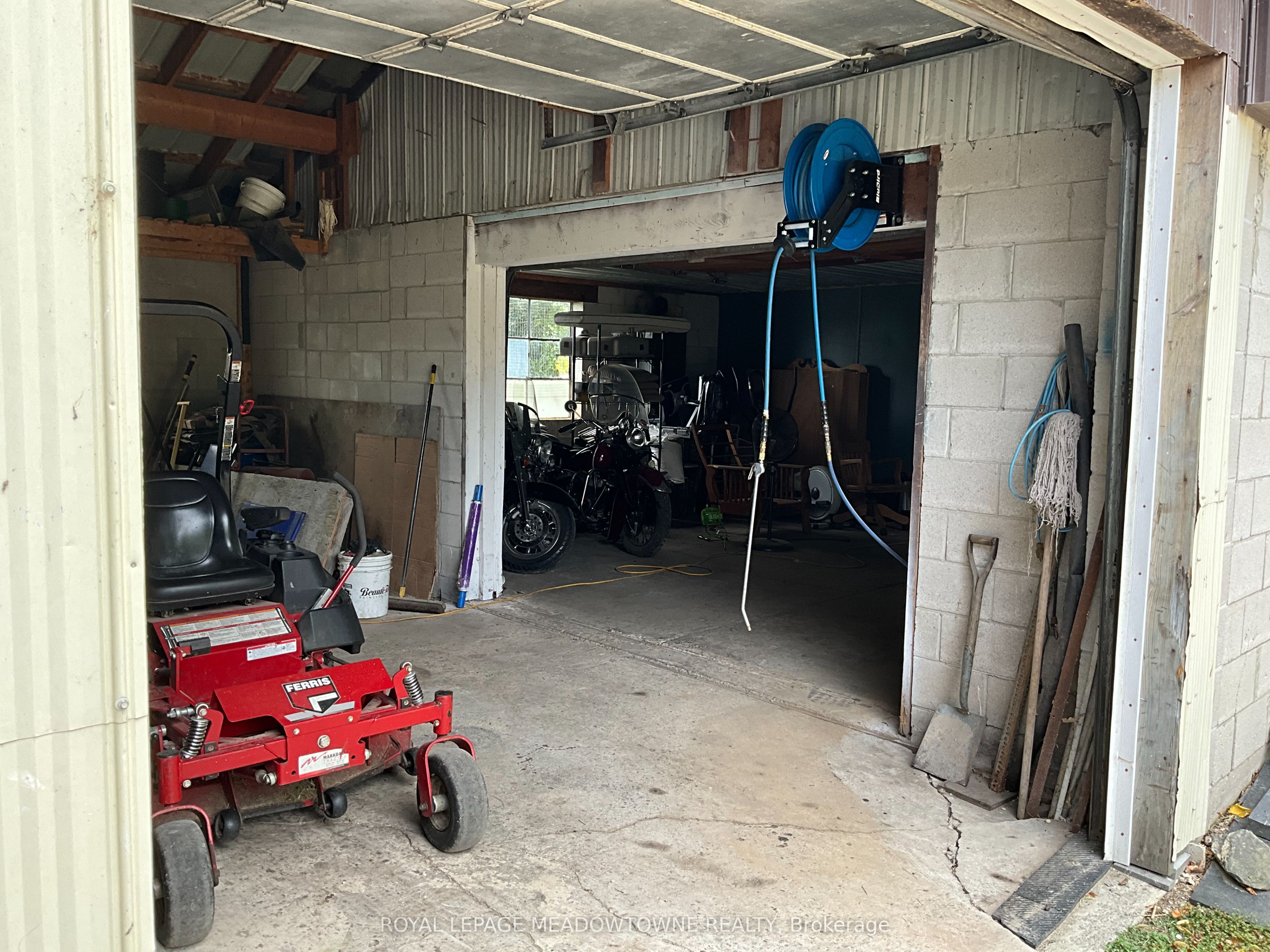 6824 10th Line Property Photo 43