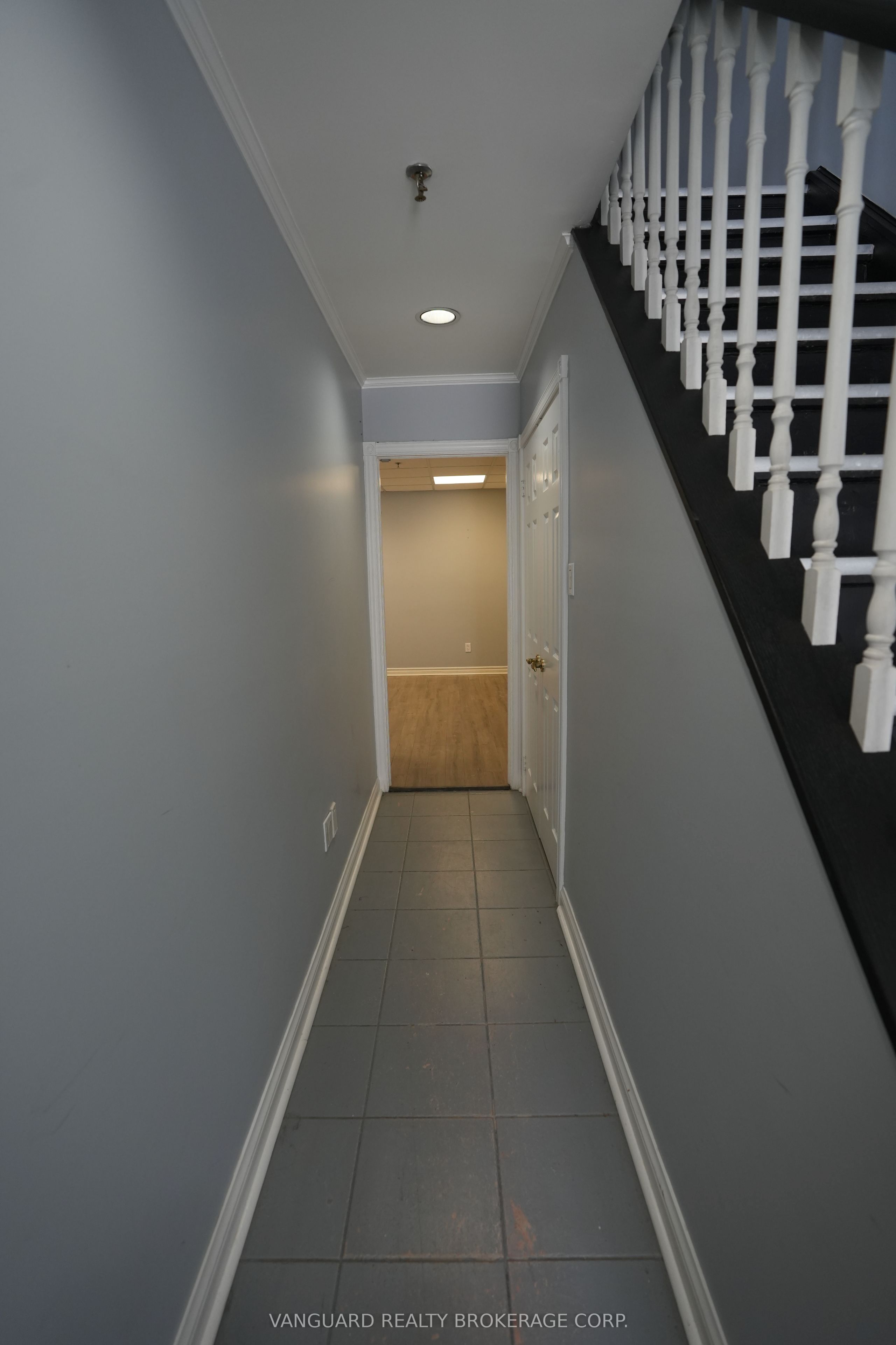 #13 - 410 Chrislea Road Property Photo 6