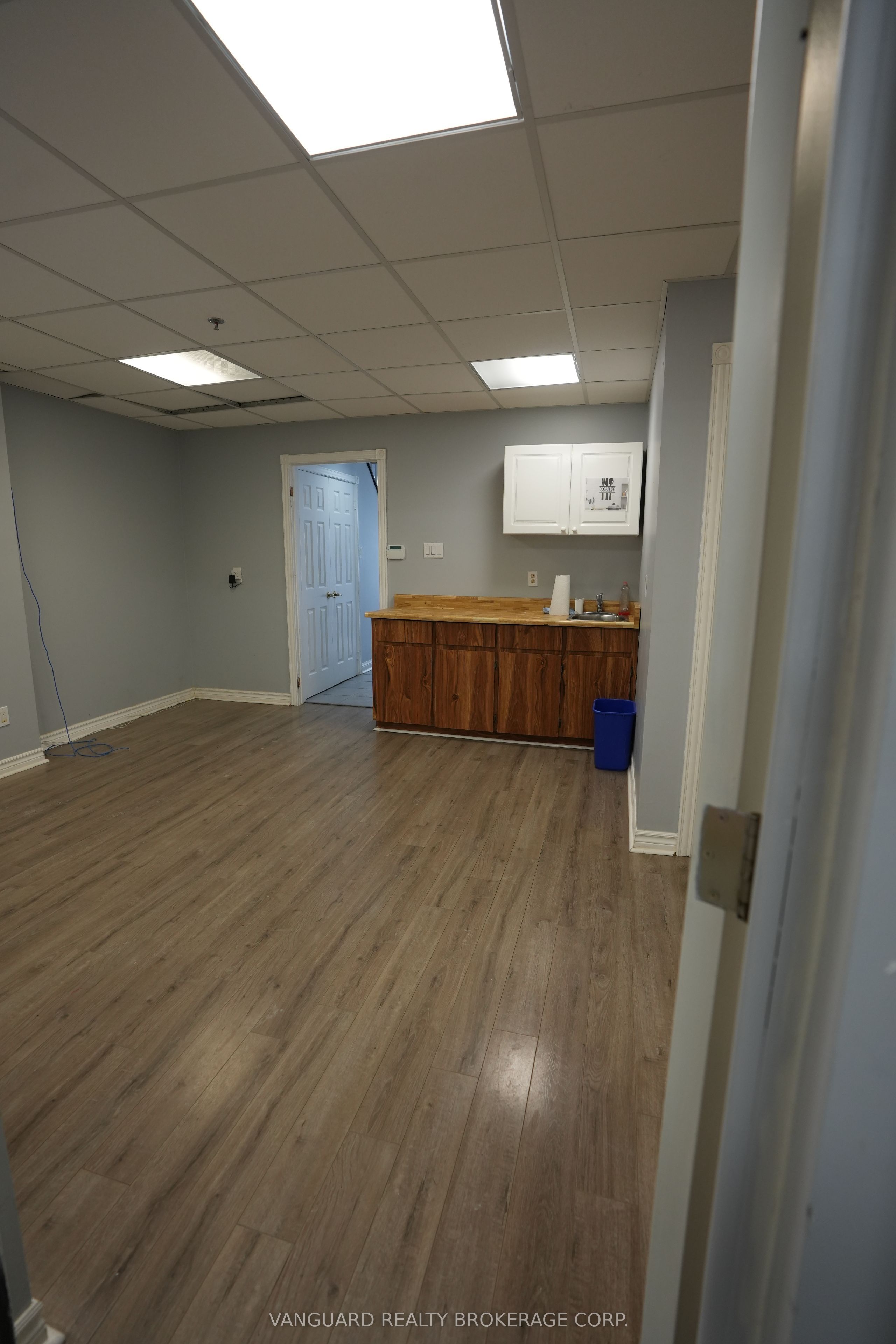 #13 - 410 Chrislea Road Property Photo 9
