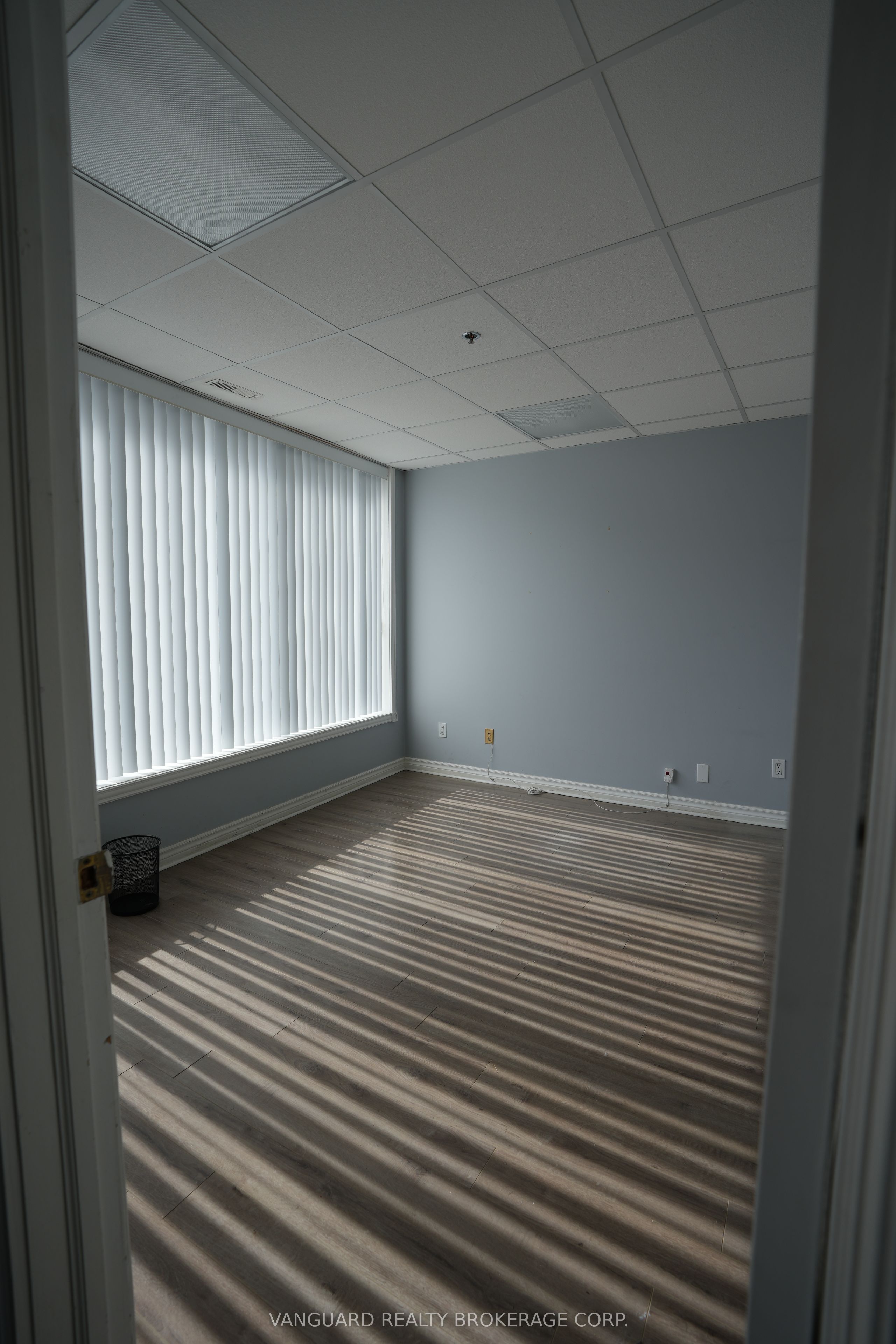 #13 - 410 Chrislea Road Property Photo 12