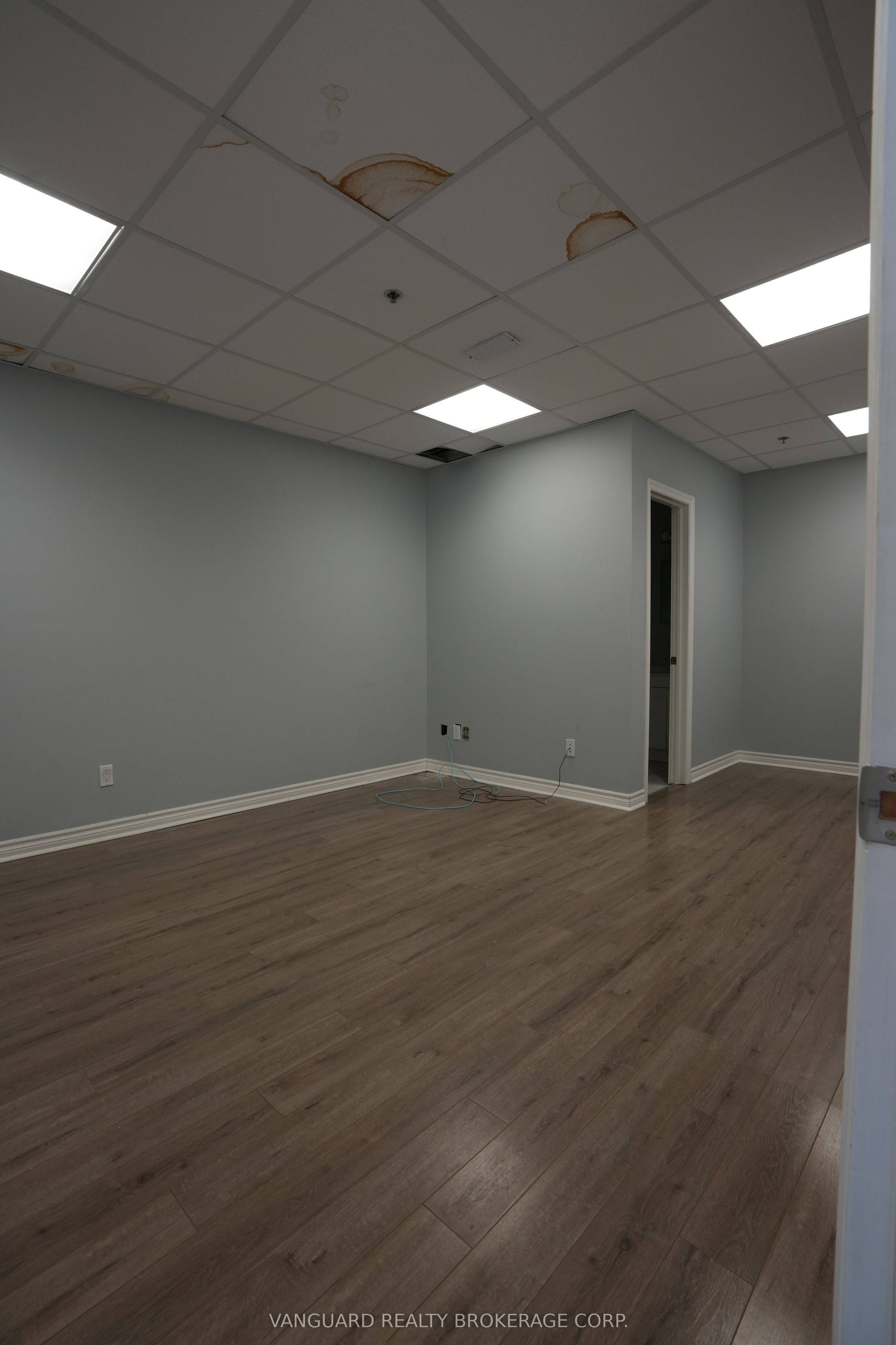 #13 - 410 Chrislea Road Property Photo 18