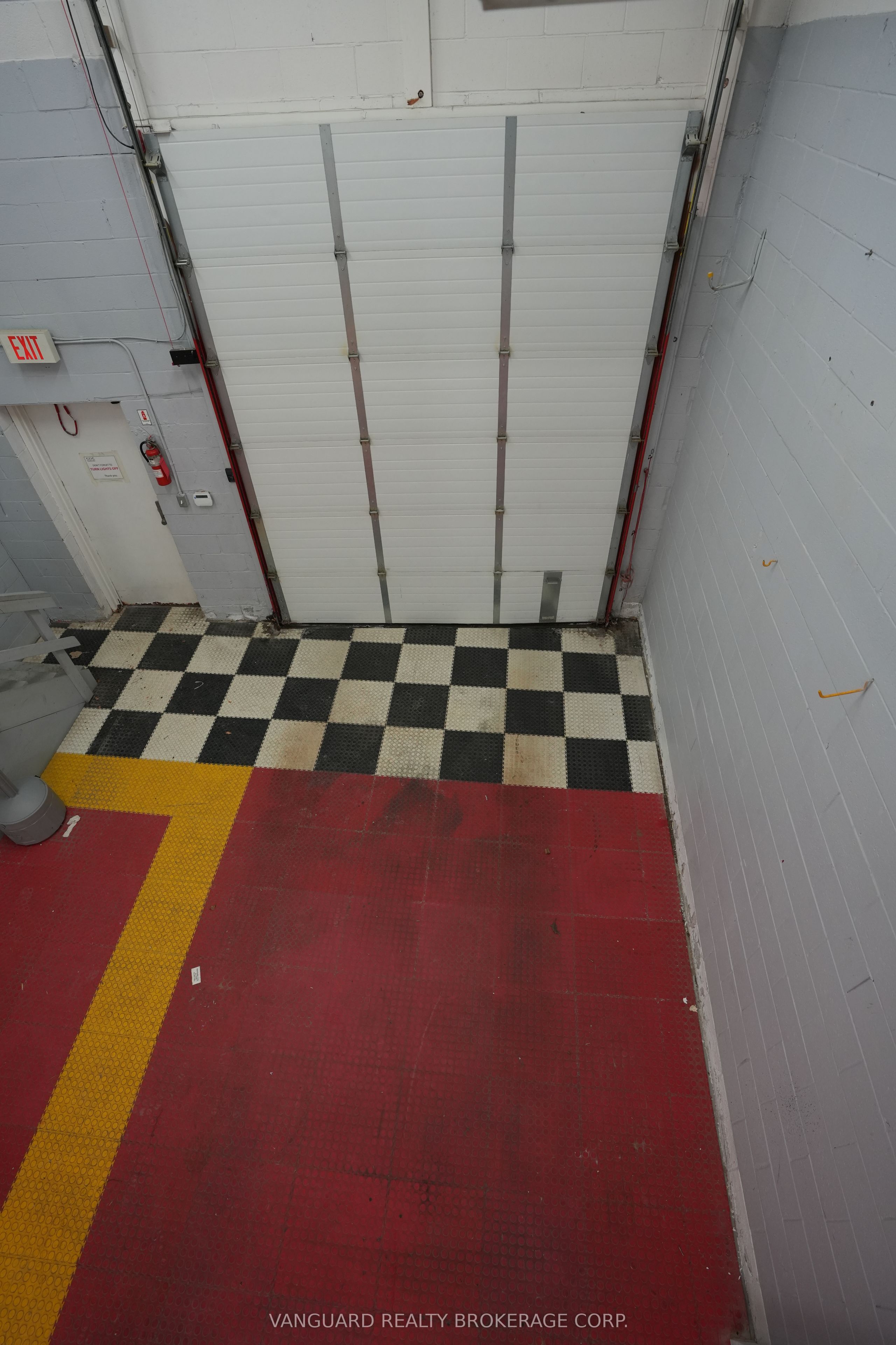#13 - 410 Chrislea Road Property Photo 25