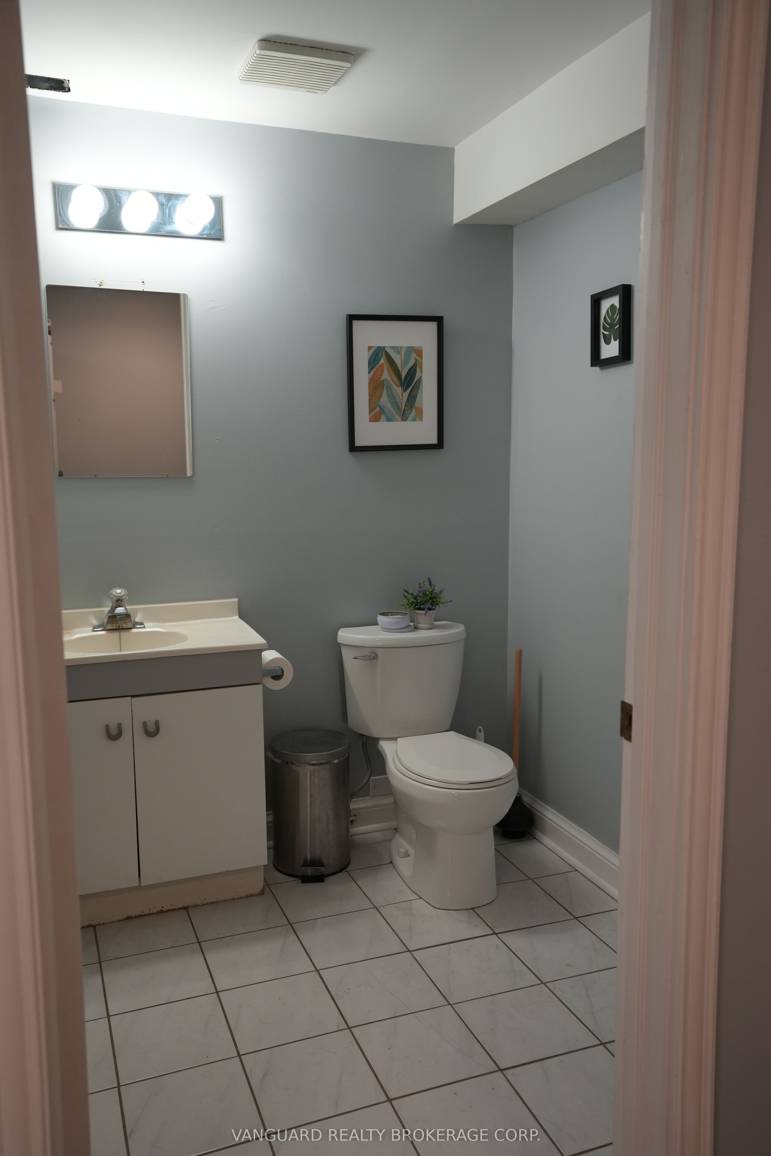 #13 - 410 Chrislea Road Property Photo 27