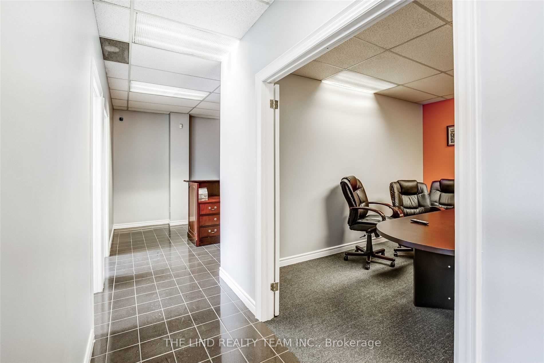 #202 - 15105 Yonge Street Property Photo 7