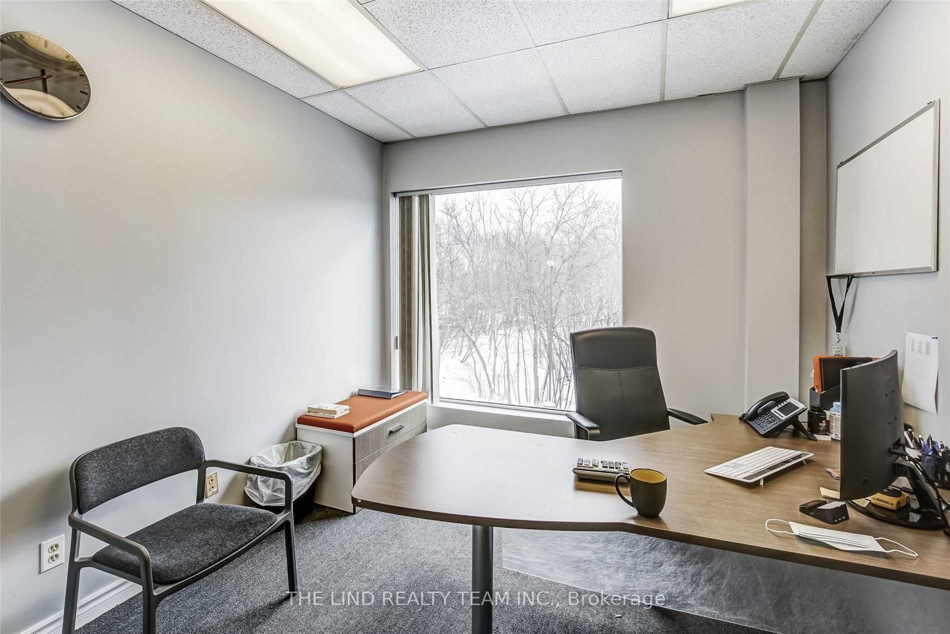 #202 - 15105 Yonge Street Property Photo 9