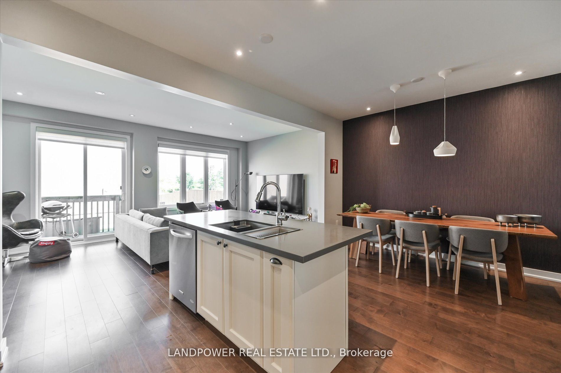 108 Dariole Drive Property Photo 8