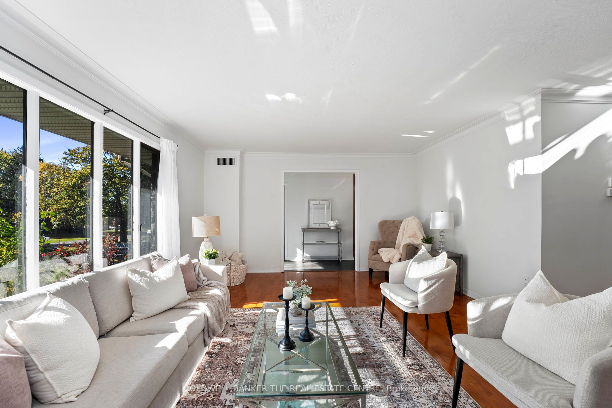 2546 9th Line Property Photo 5