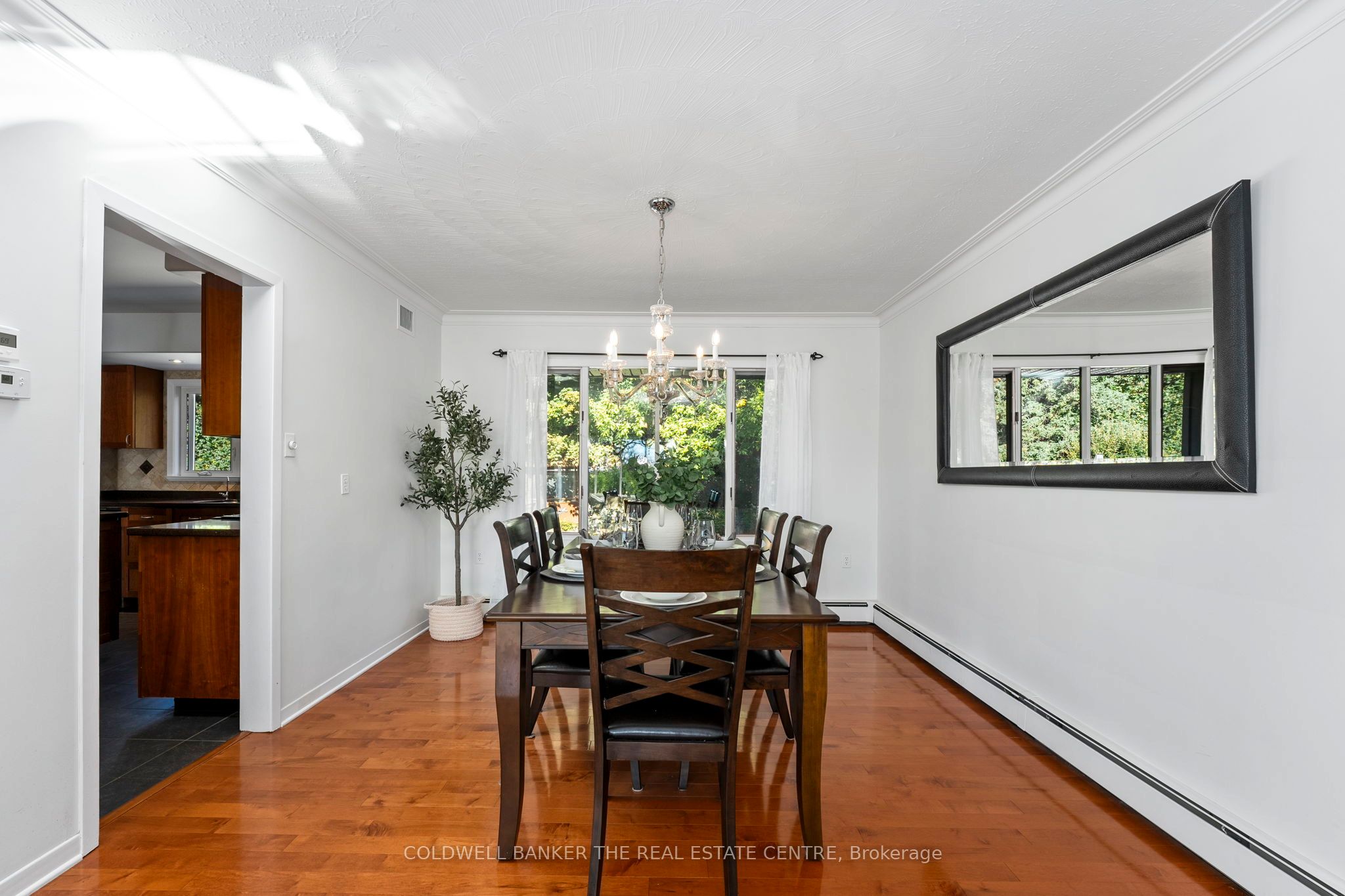 2546 9th Line Property Photo 6