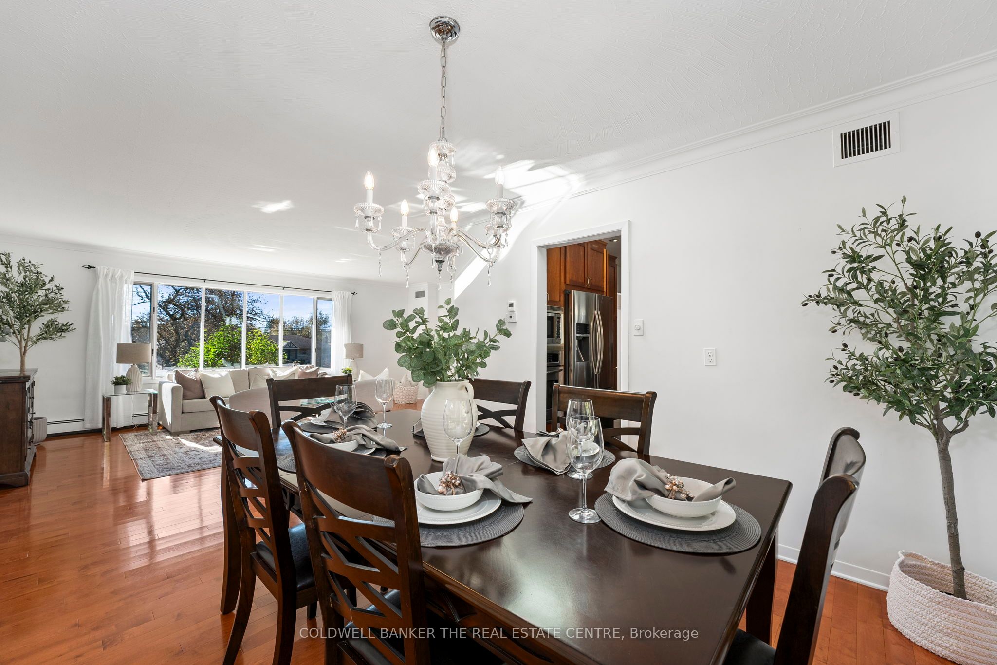 2546 9th Line Property Photo 7