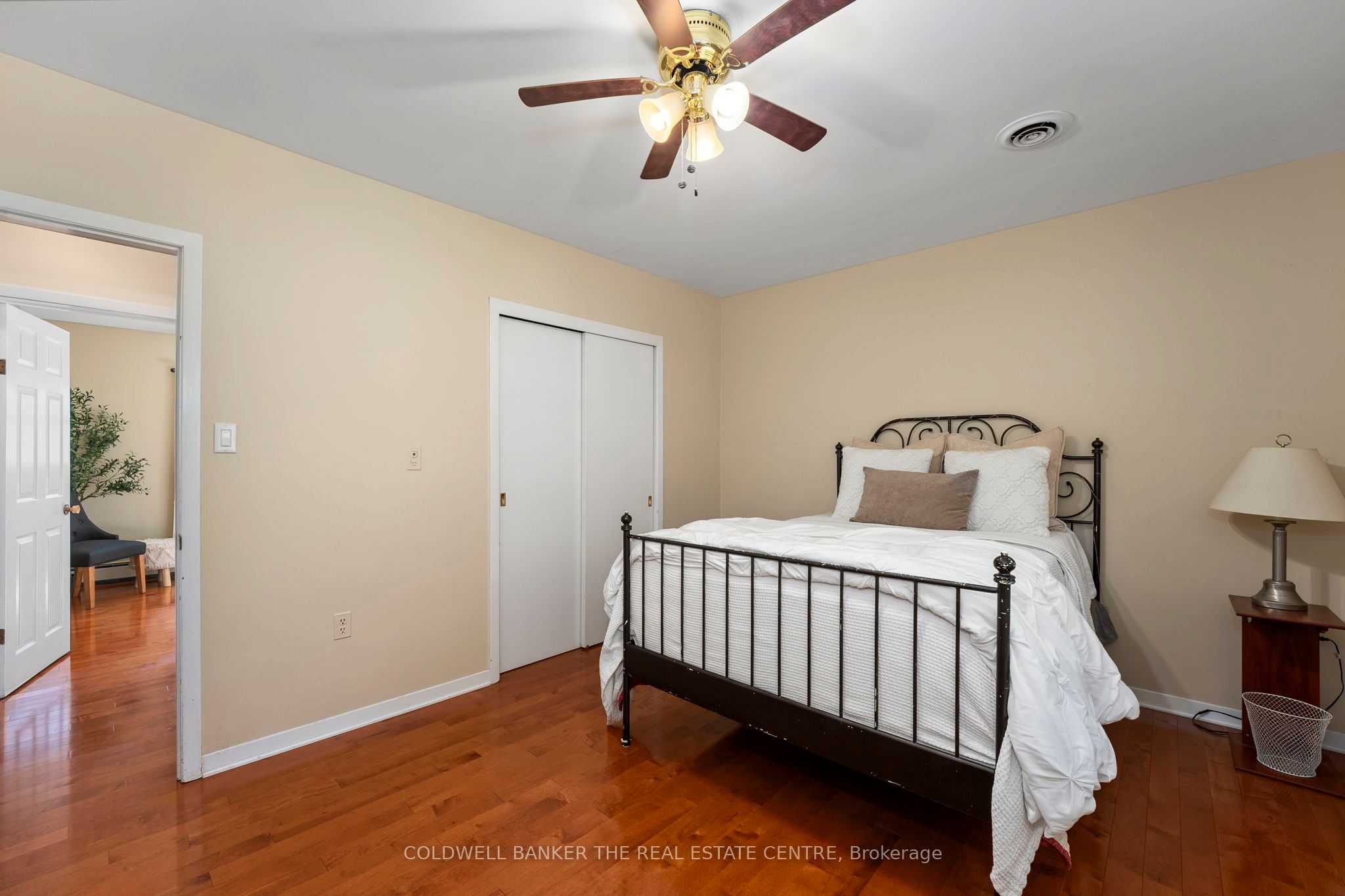 2546 9th Line Property Photo 12