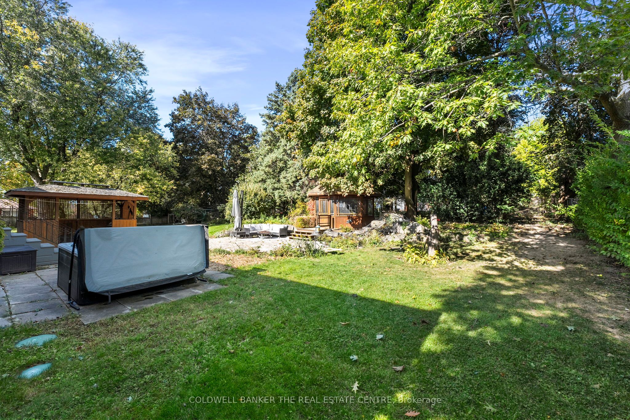 2546 9th Line Property Photo 19