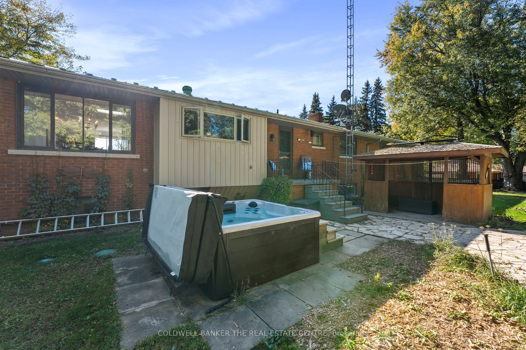 2546 9th Line Property Photo 20
