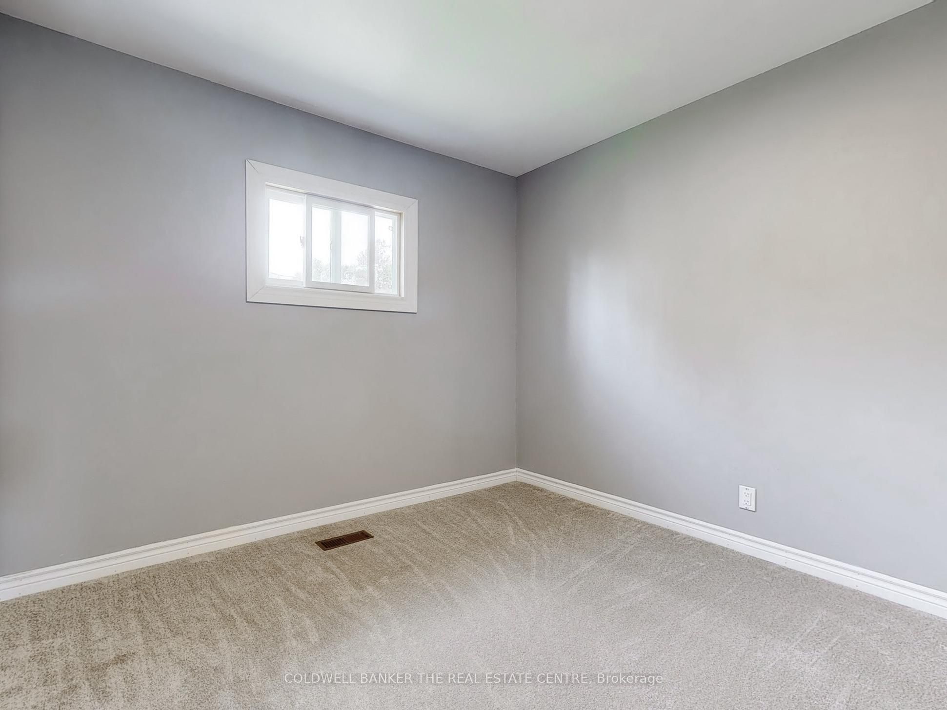 910 Barry Avenue Property Photo 29