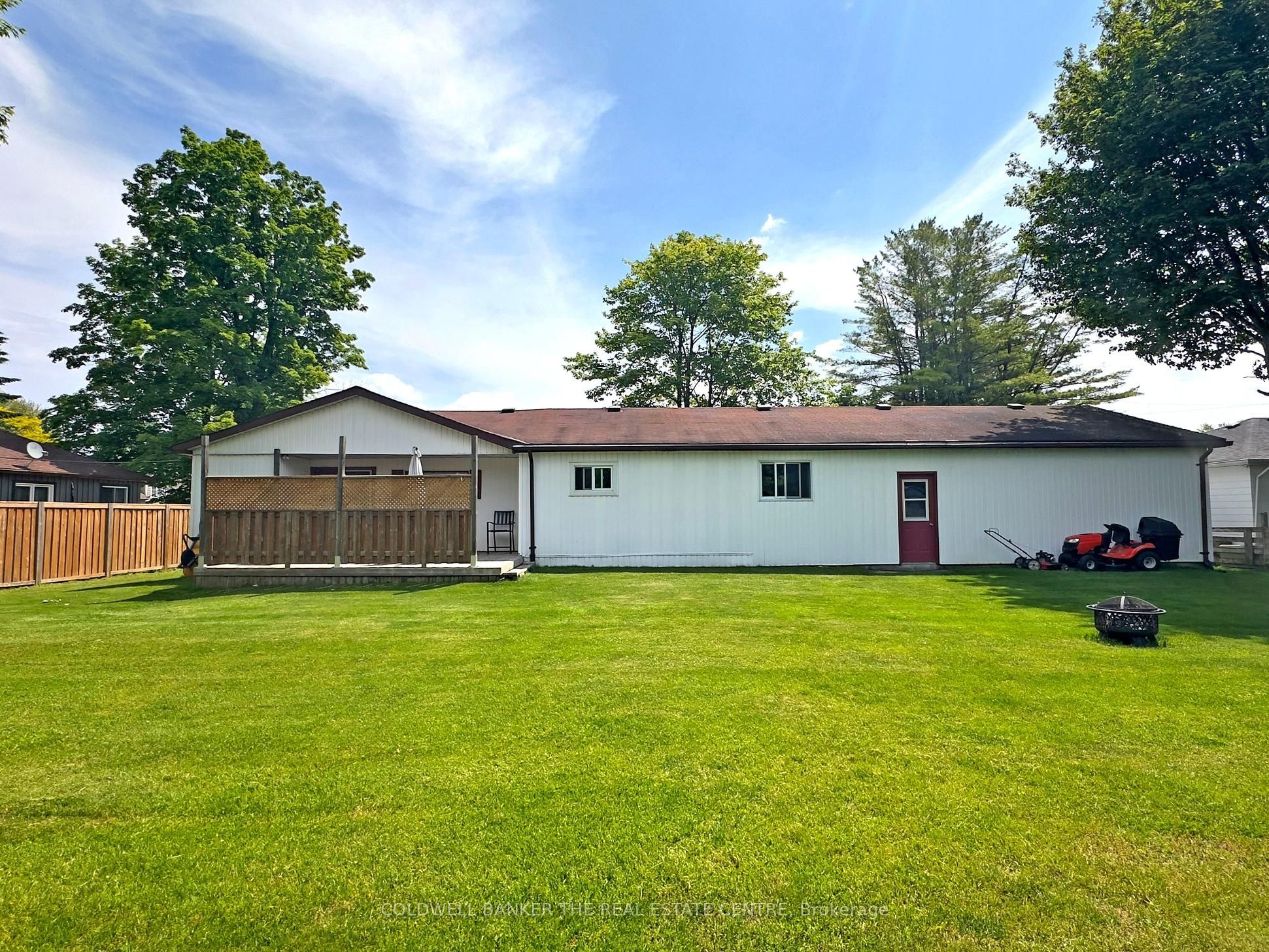 910 Barry Avenue Property Photo 35
