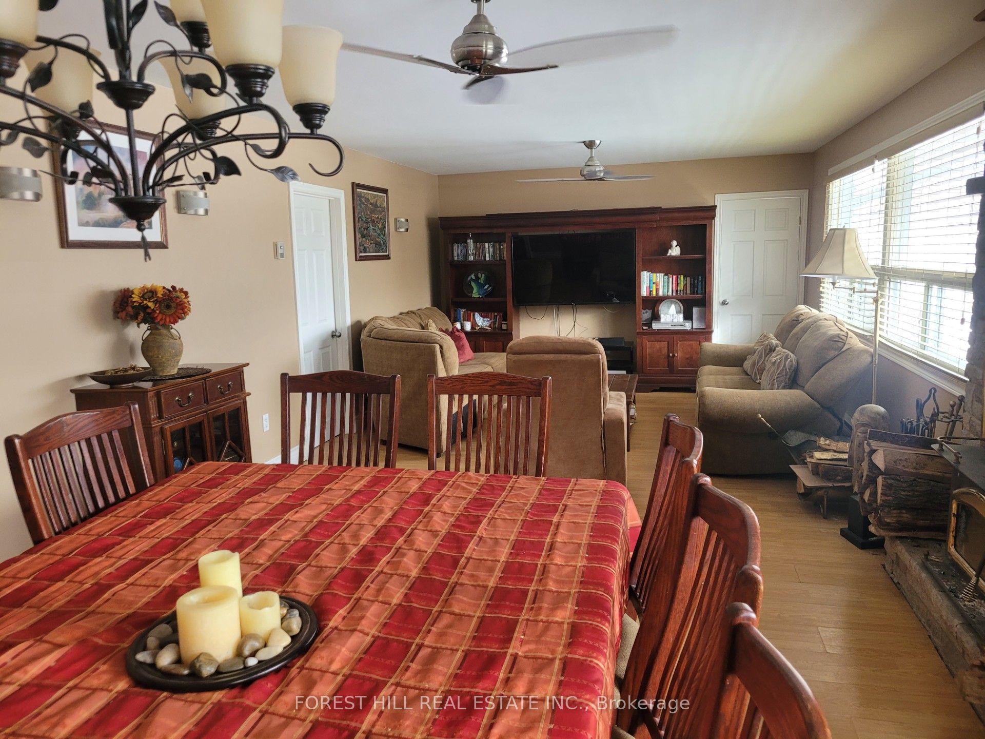 3944 Lakeview Road Property Photo 2