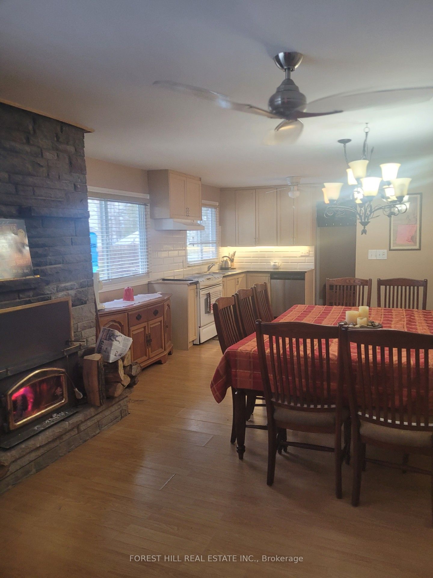 3944 Lakeview Road Property Photo 3