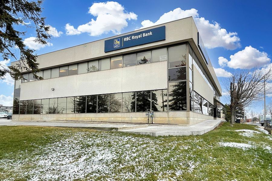 #200 - 7481 Woodbine Avenue Property Photo 1