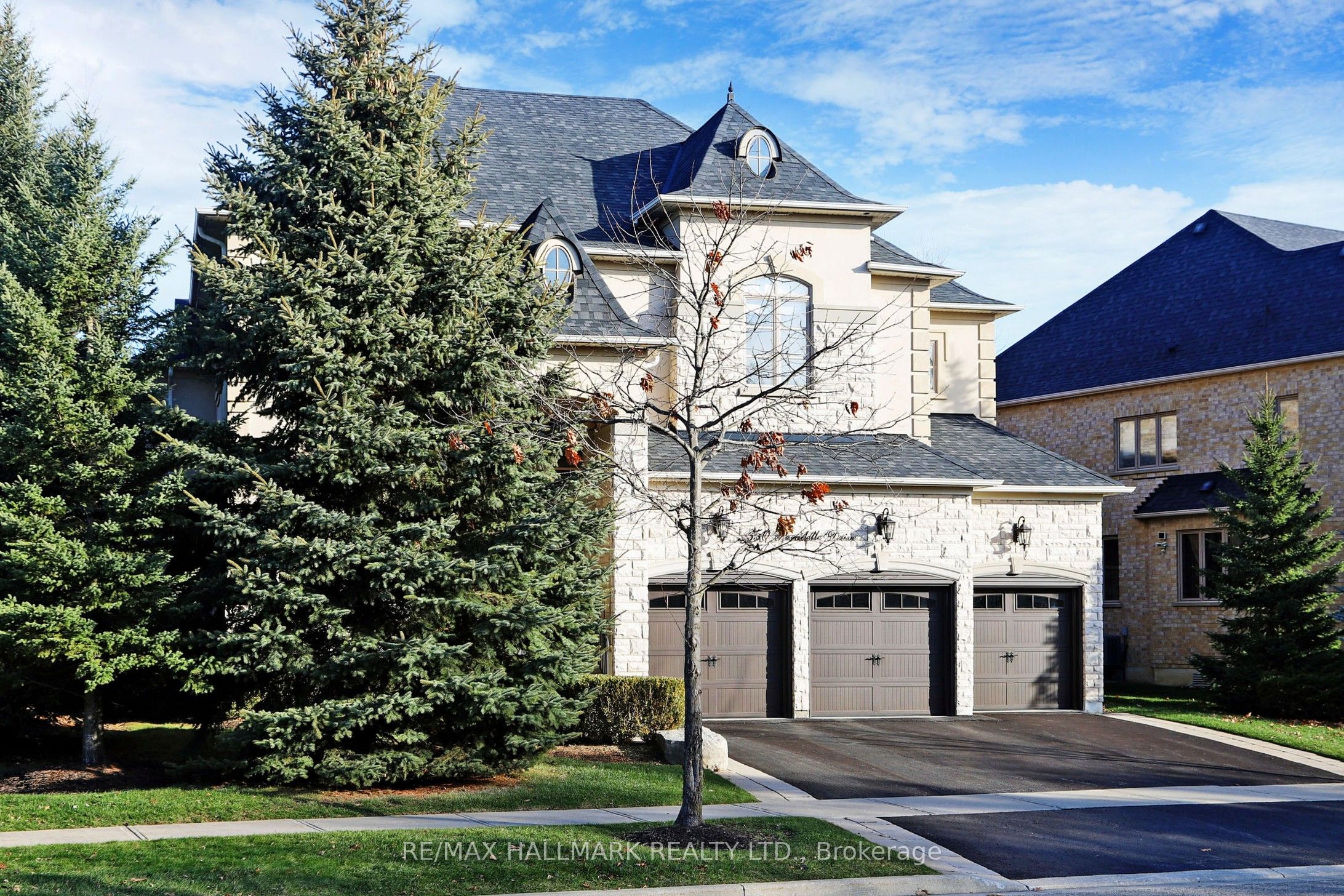 350 Paradelle Drive Property Photo 2
