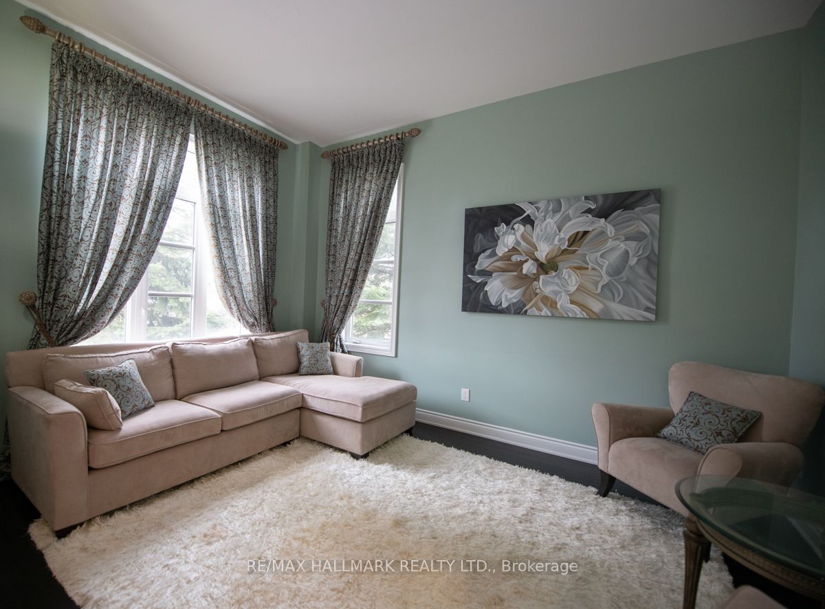 350 Paradelle Drive Property Photo 8