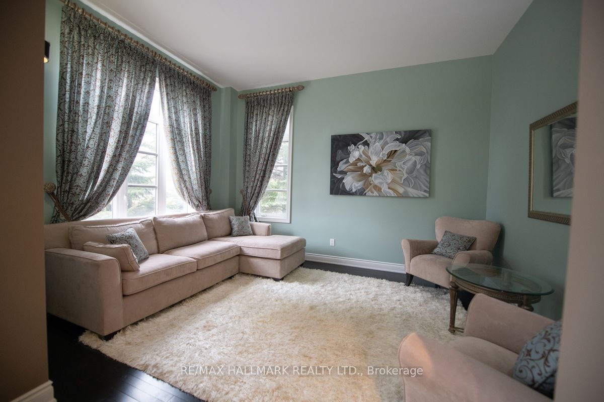 350 Paradelle Drive Property Photo 9