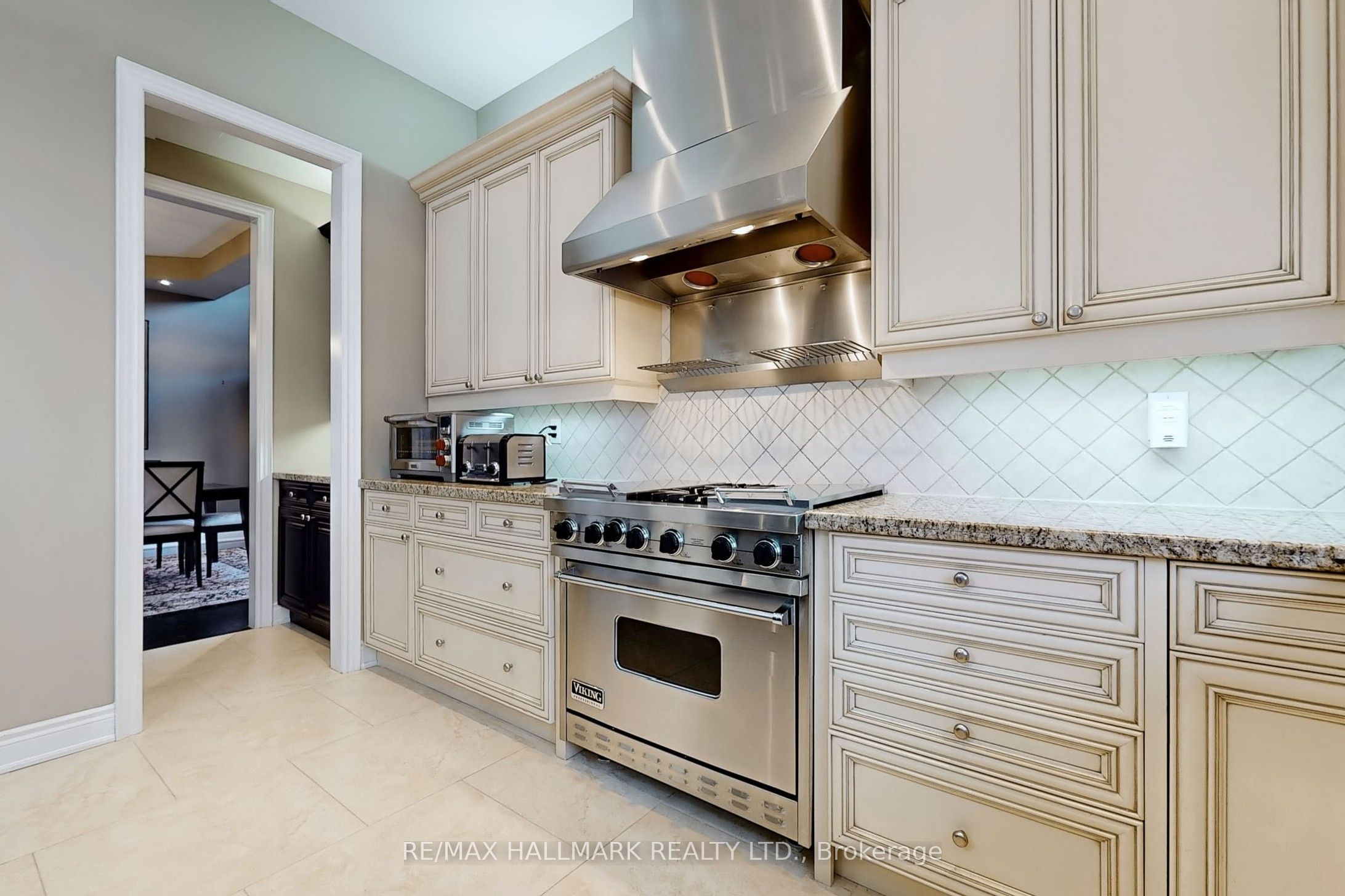 350 Paradelle Drive Property Photo 13