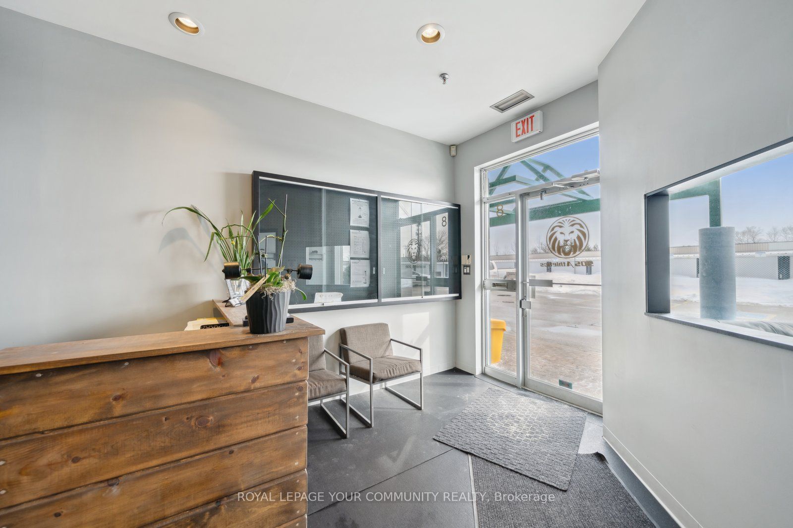#8 - 561 Edward Avenue Property Photo 5