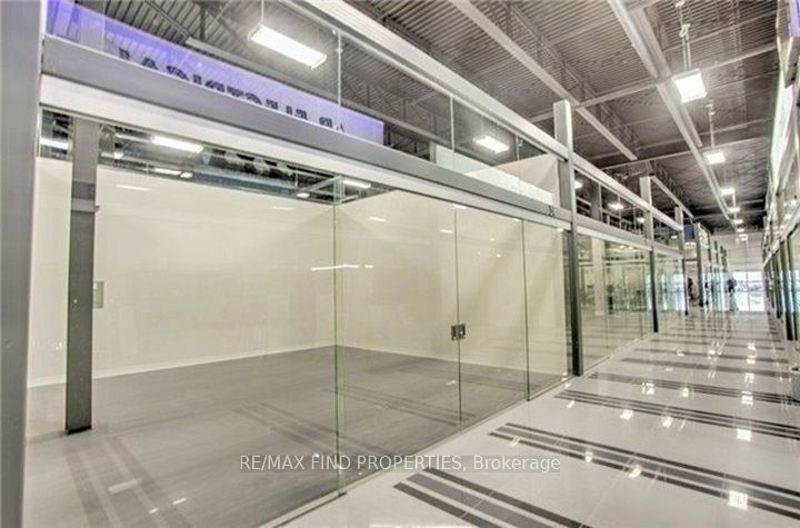 7250 Keele St Property Photo 2